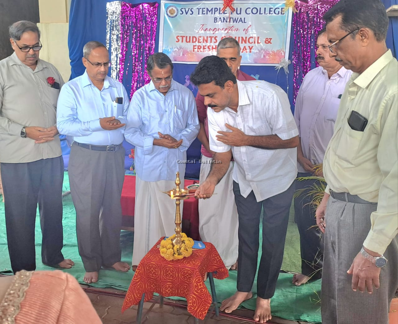 ಬಂಟ್ವಾಳ :ಎಸ್.ವಿ.ಎಸ್ ದೇವಳ ಪದವಿ ಪೂರ್ವ ಕಾಲೇಜಿನಲ್ಲಿ ವಿದ್ಯಾರ್ಥಿ ಸಂಸತ್ ಉದ್ಘಾಟನೆ   ಕಲಿಕೆಯೊಂದಿಗೆ ಉತ್ತಮ ಗುಣನಡತೆ ಬೆಳೆಸಿಕೊಳ್ಳಿ: ಸುರೇಶ್ ಬಾಳಿಗಾ.