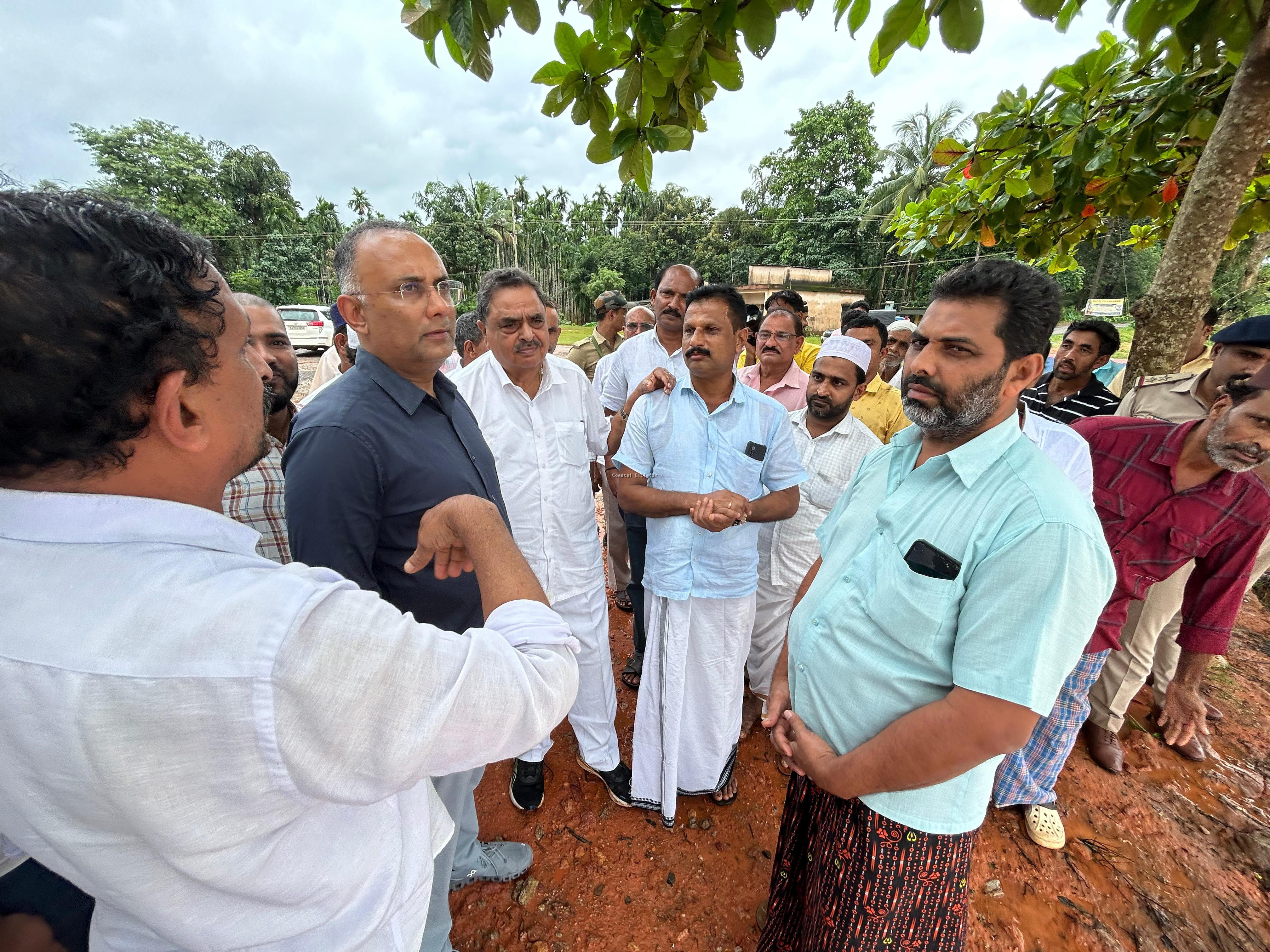 ಬಂಟ್ವಾಳ: ನೆರೆ ಪೀಡಿತ ಮಳೆ ಹಾನಿ ಪ್ರದೇಶಗಳಿಗೆ ಉಸ್ತುವಾರಿ ಸಚಿವ ಗುಂಡೂರಾವ್ ಭೇಟಿ. ಮನೆ ಕಳೆದುಕೊಂಡವರಿಗೆ 5 ಲಕ್ಷ ರೂ. ನೆರವು.