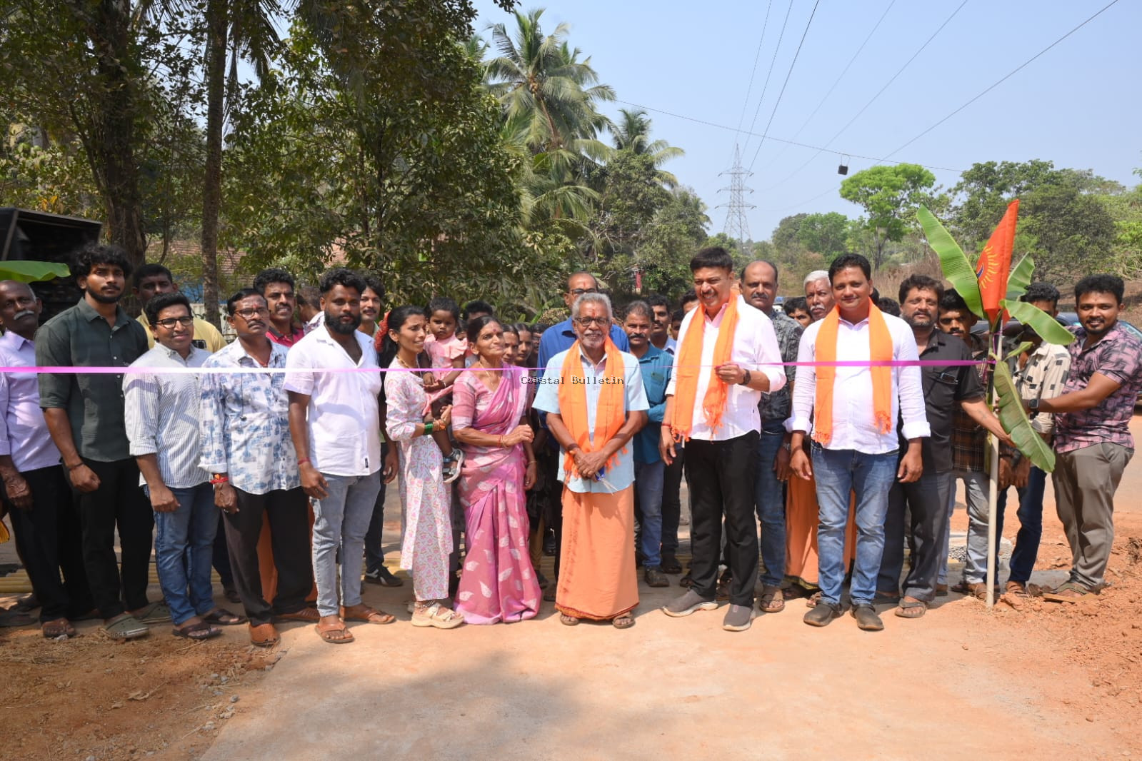 ದರಿಬಾಗಿಲು - ಪಲ್ಕೆ ಕಾಂಕ್ರೀಟ್&nbsp;&nbsp;ರಸ್ತೆ ಉದ್ಘಾಟಿಸಿದ ಶಾಸಕ ರಾಜೇಶ್ ನಾಯ್ಕ್.