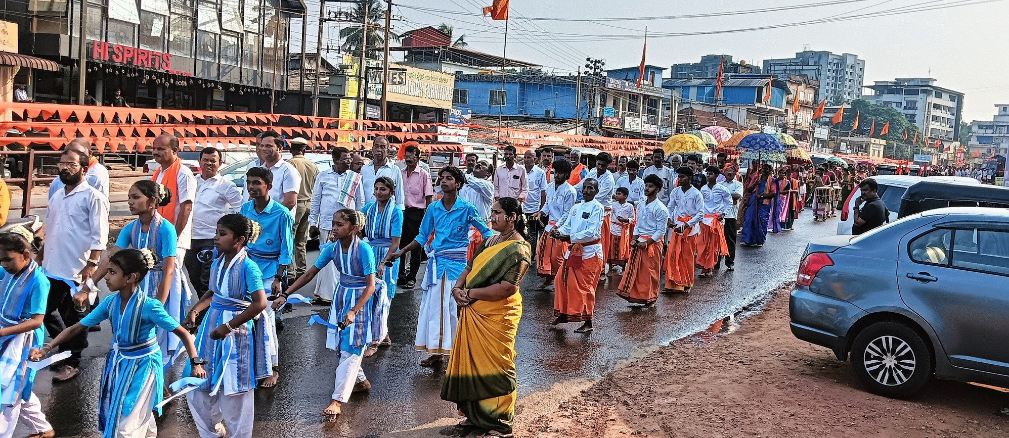 ಬಿ.ಸಿ.ರೋಡು: ಶ್ರೀ ರಕ್ತೇಶ್ವರಿ ದೇವಿ ಸನ್ನಿಧಿ ಪುನರ್ ಪ್ರತಿಷ್ಠೆ, ಬ್ರಹ್ಮಕಲಶಾಭಿಷೇಕ.  ಆಕರ್ಷಕ ಮೆರವಣಿಗೆ, ಹರಿದು ಬಂದ ಹೊರೆಕಾಣಿಕೆ