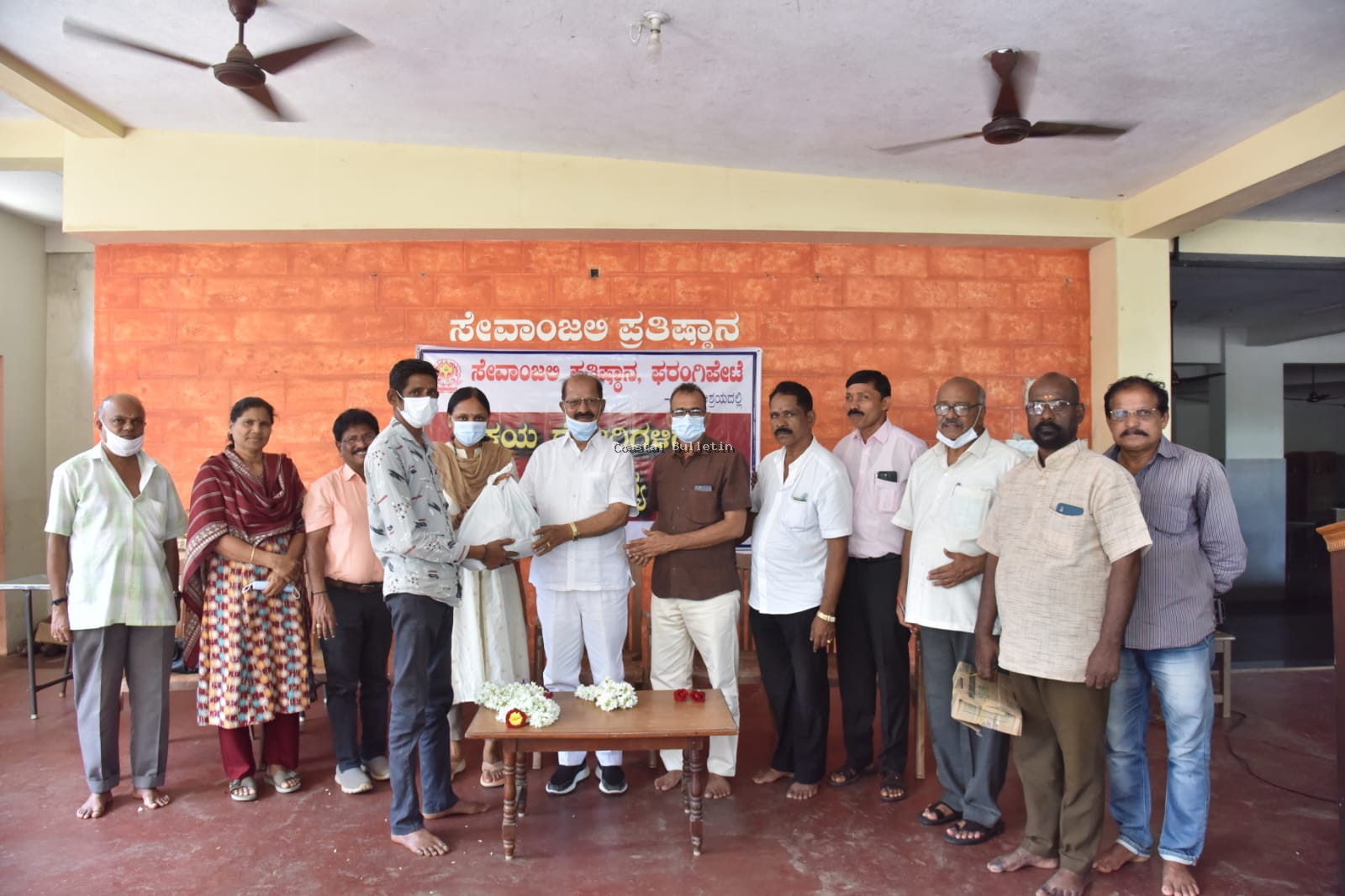 ಫರಂಗಿಪೇಟೆ: ಕ್ಷಯ ರೋಗಿಗಳಿಗೆ ಆಹಾರ ದವಸ ಧಾನ್ಯ ವಿತರಣಾ ಕಾರ್ಯಕ್ರಮ.  ಸೇವಾಂಜಲಿ ಸೇವೆಗೆ ಬೆಲೆ ಕಟ್ಟಲು ಸಾಧ್ಯವಿಲ್ಲ: ಎ. ರುಕ್ಮಯ ಪೂಜಾರಿ.