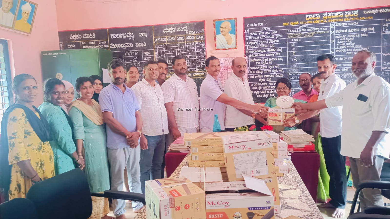 ಪಾಂಡವರಕಲ್ಲು : ಸರಕಾರಿ ಶಾಲೆಗೆ 8 ಫ್ಯಾನ್ ಕೊಡುಗೆ ನೀಡಿದ ಸುಧಾಕರ ಶೆಣೈ