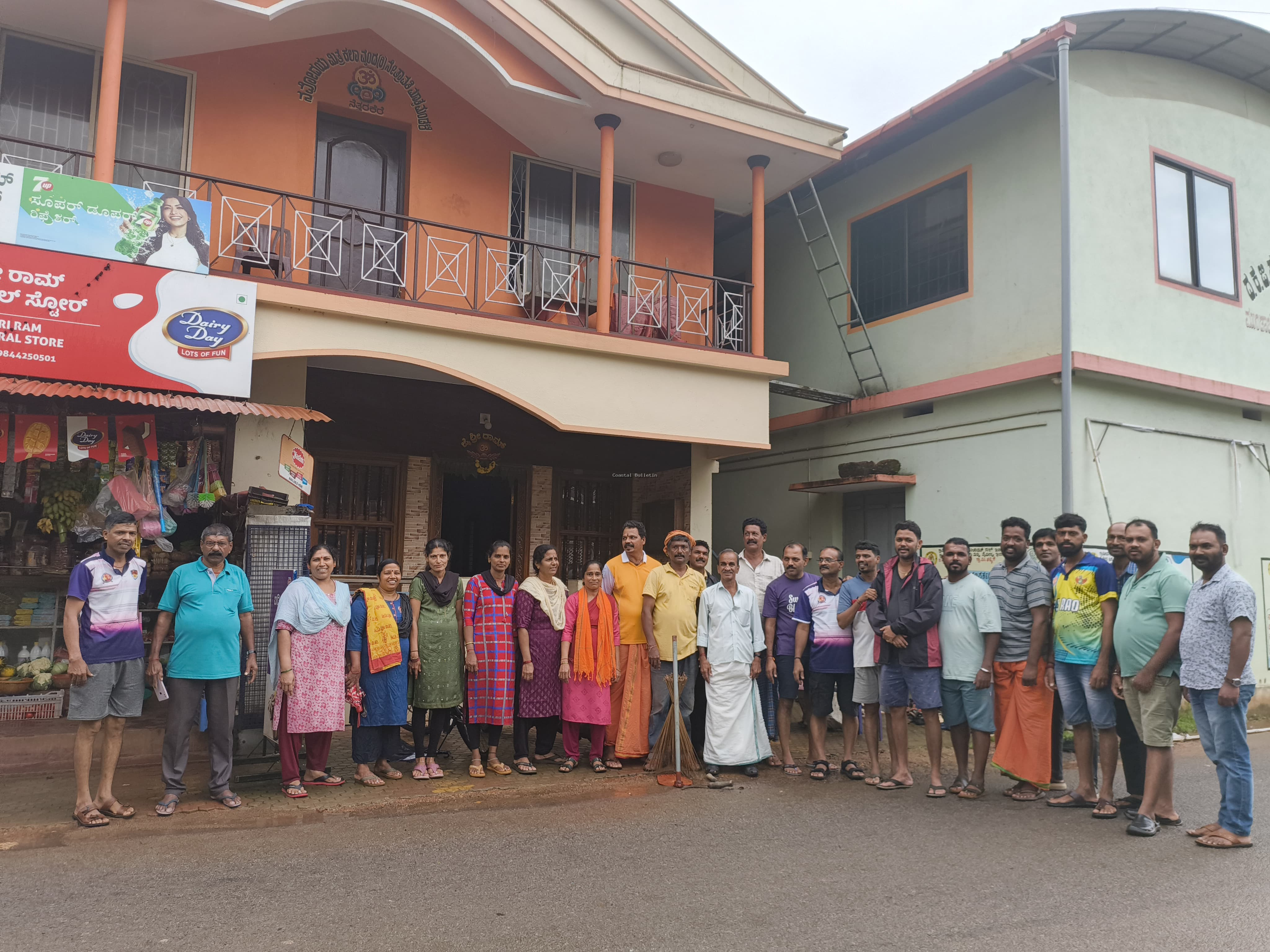 ನೆತ್ತರಕೆರೆ:ನವೋದಯ ಮಿತ್ರ ಕಲಾವೃಂದ (ರಿ) ಅಶ್ರಯದಲ್ಲಿ ಸ್ವಚ್ಛತಾ ಅಭಿಯಾನ.