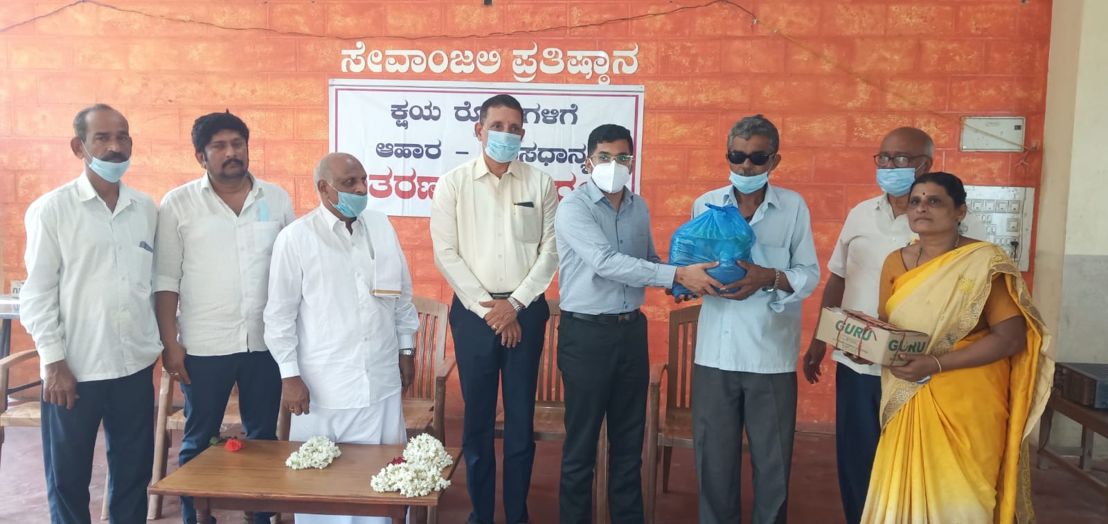 ಫರಂಗಿಪೇಟೆ :ಸೇವಾಂಜಲಿ ಪ್ರತಿಷ್ಠಾನ ವತಿಯಿಂದ  ಕ್ಷಯ ರೋಗಿಗಳಿಗೆ ಪೌಷ್ಟಿಕ ಆಹಾರ ಮತ್ತು ಧವಸಧಾನ್ಯ ವಿತರಣಾ ಕಾರ್ಯಕ್ರಮ.