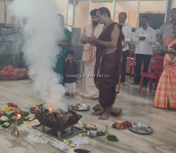 ತುಂಬೆ: ಸುರಭಿ ಸ್ಟೀಲ್ ಇಂಜಿನಿಯರಿಂಗ್ ಸಂಸ್ಥೆಯಲ್ಲಿ ಆಯುಧ ಪೂಜಾ ಕಾರ್ಯಕ್ರಮ.