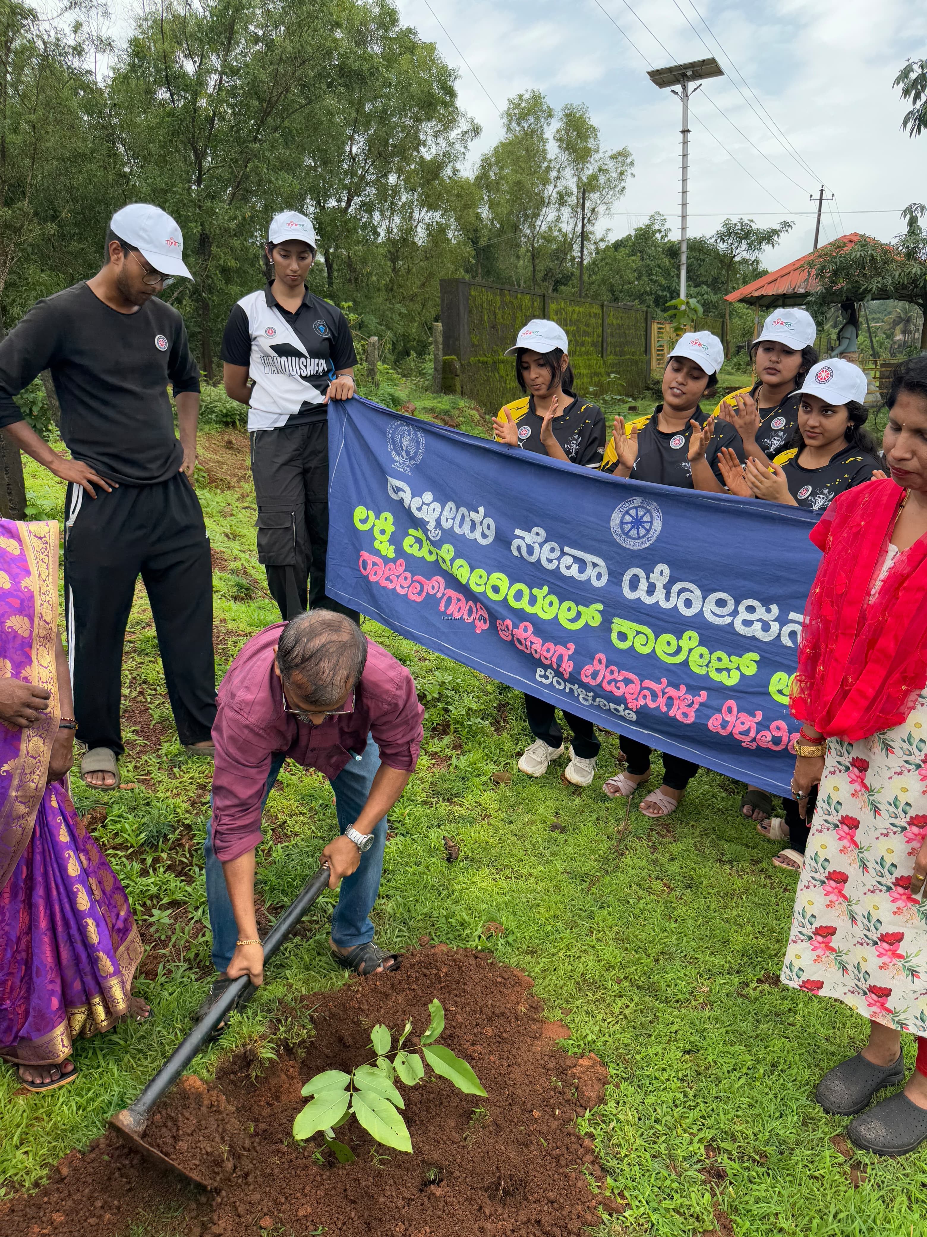 ಬೆಂಜನಪದವು: ನರ್ಸಿಂಗ್&zwnj; ವಿದ್ಯಾರ್ಥಿಗಳಿಂದ ರುದ್ರಭೂಮಿಯಲ್ಲಿ ಸಸಿ ನೆಡುವ ಕಾರ್ಯಕ್ರಮ.