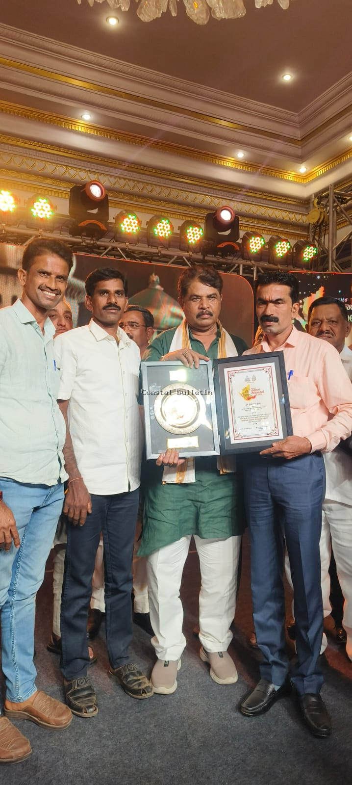 ಸಹಕಾರ ಕ್ಷೇತ್ರದ ಸಾಧನೆ ಪ್ರಭಾಕರ ಪ್ರಭು ರಿಗೆ ಕರ್ನಾಟಕ ಸಹಕಾರ ಶಿರೋಮಣಿ 2025 ಪ್ರಶಸ್ತಿ ಪ್ರಧಾನ