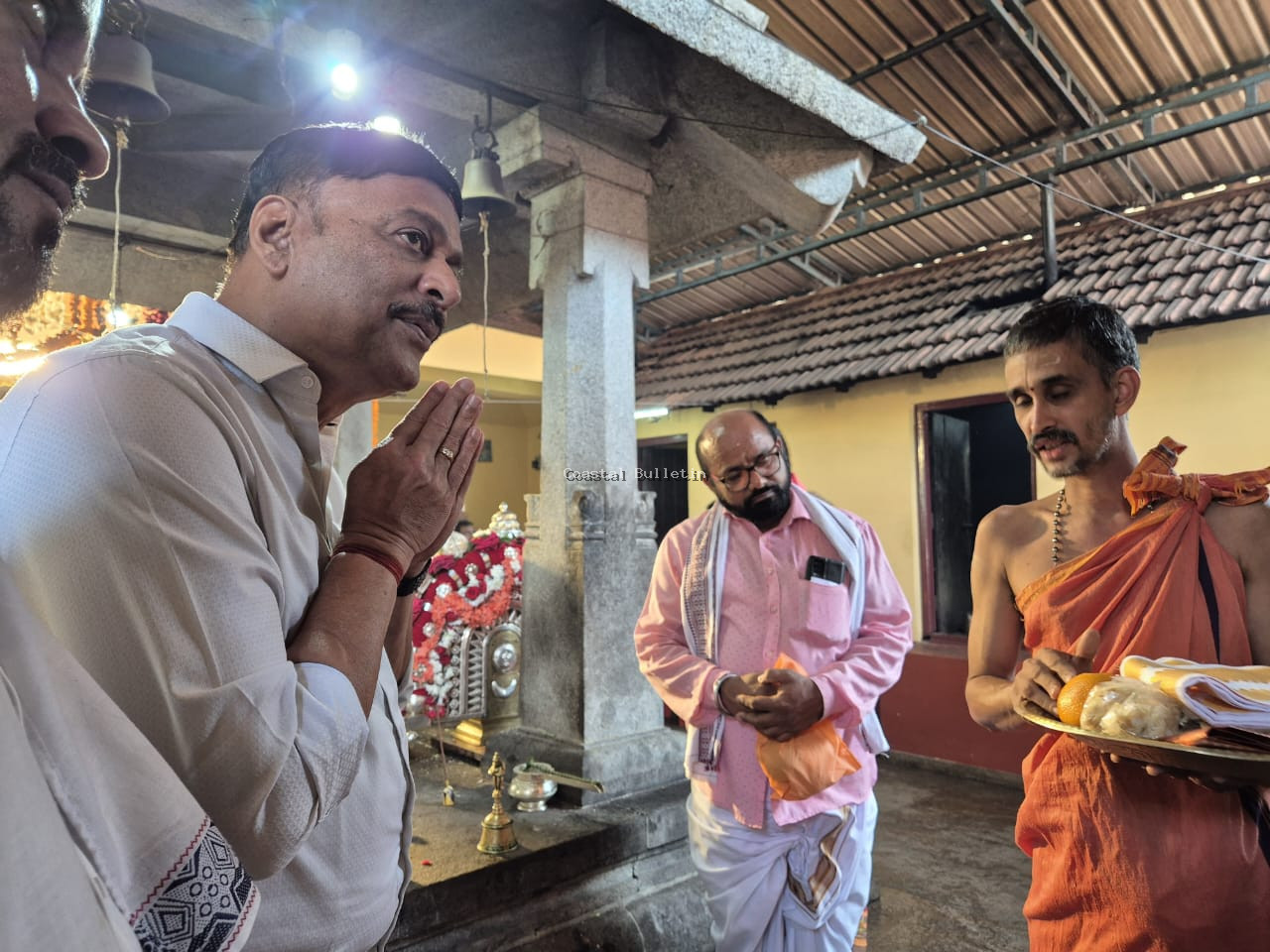 ಪಾಂಗಲ್ಪಾಡಿ ಶ್ರೀ ವಿಷ್ಣುಮೂರ್ತಿ ದೇವಸ್ಥಾನದ ವರ್ಷಾವಧಿ ಜಾತ್ರೆಗೆ ಬಂಟ್ವಾಳ ಶಾಸಕ ರಾಜೇಶ್ ನಾಯ್ಕ್ ಉಳಿಪ್ಪಾಡಿ ಭೇಟಿ.