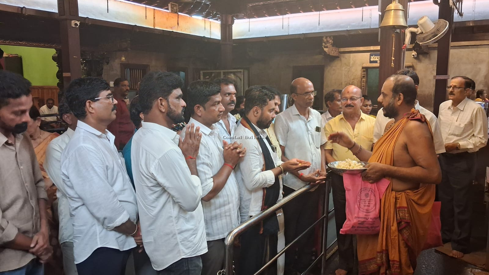 ಪ್ರಧಾನಿ ನರೇಂದ್ರ ಮೋದಿ ಸುಧೀರ್ಘಾವಧಿ ಆಡಳಿತ ಸೇವೆ: ಶ್ರೀ ಕ್ಷೇತ್ರ ಪೊಳಲಿಯಲ್ಲಿ ವಿಶೇಷ ಪೂಜೆ, ಸಿಹಿ ಹಂಚಿ ಸಂಭ್ರಮ.