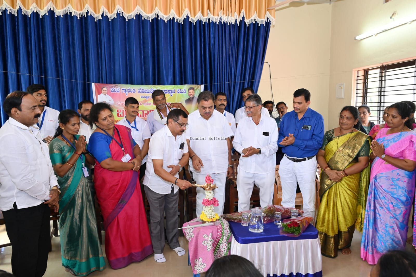 ಚೆನ್ನೈತ್ತೋಡಿ: ಗ್ರಾ.ಪಂಚಾಯತ್ ನಲ್ಲಿ ಪಂಚ ಗ್ಯಾರಂಟಿ ಯೋಜನೆ ಅನುಷ್ಠಾನ ವಿಲೇವಾರಿ ಶಿಬಿರ.  ಪಂಚ  ಗ್ಯಾರಂಟಿ ಯೋಜನೆಯಿಂದ ಮಹಿಳೆಯರಿಗೆ ಅರ್ಥಿಕ ಸ್ವಾವಲಂಬನೆ:ಬಿ.ರಮಾನಾಥ ರೈ.