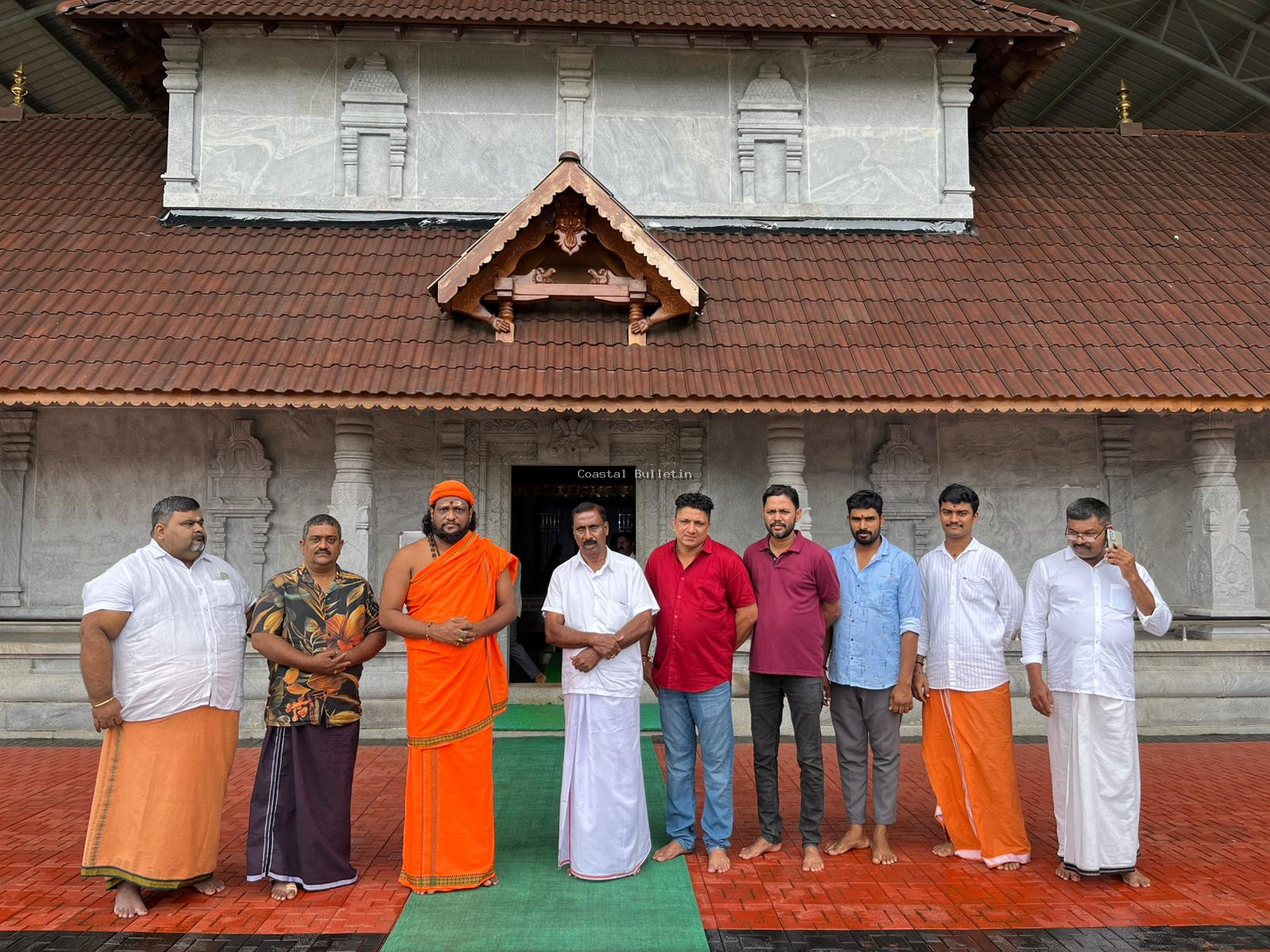 ಫರಂಗಿಪೇಟೆ: ಸಂಕಲ್ಪ ಸಿದ್ಧಿಗಾಗಿ ಶ್ರೀ ಆಂಜನೇಯ ದೇವಸ್ಥಾನಕ್ಕೆ ಶ್ರೀ ಶ್ರೀ ಸಾಯಿ ಈಶ್ವರ್ ಗುರೂಜಿ ಭೇಟಿ.