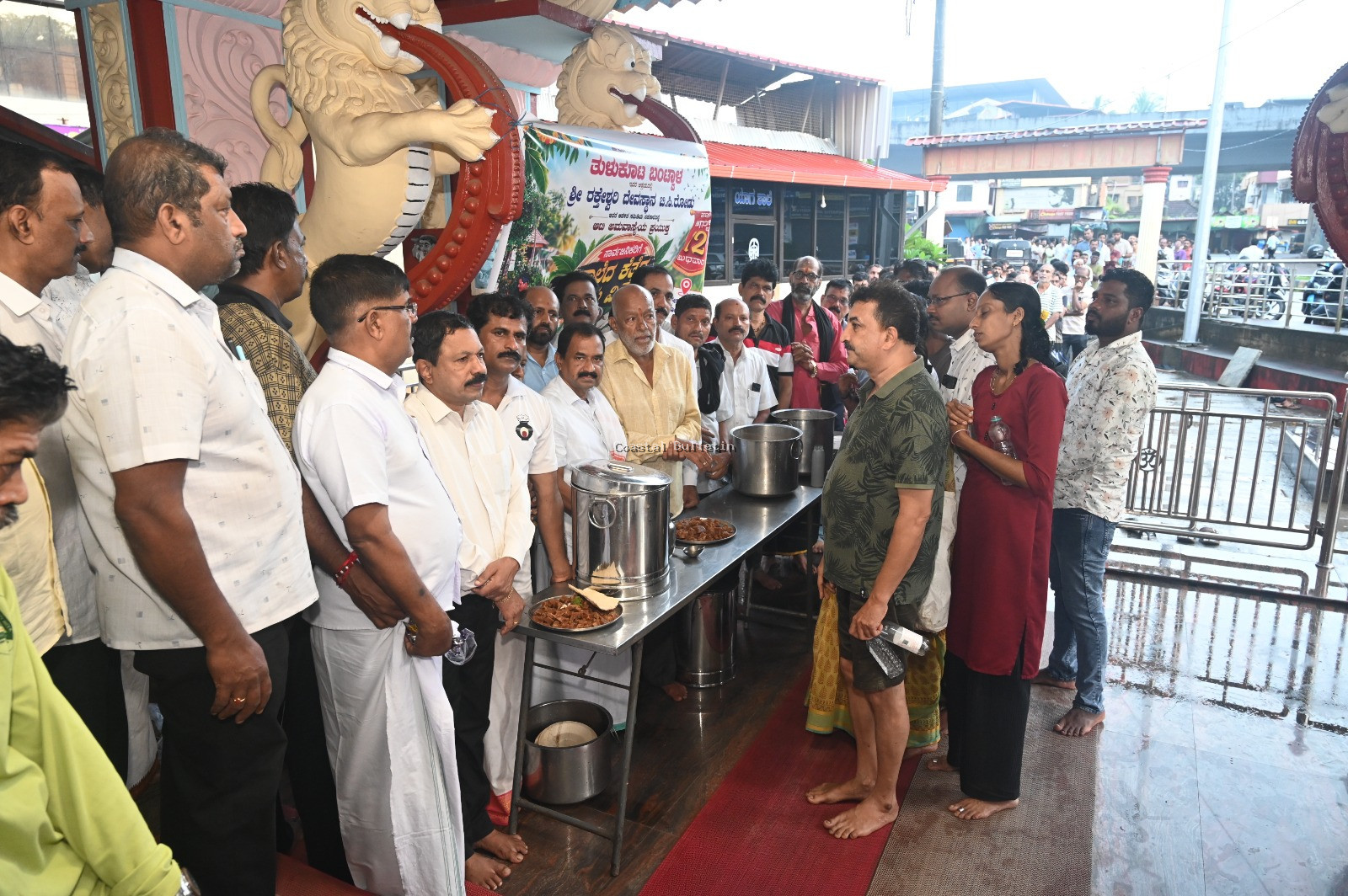 ಬಿ ಸಿ ರೋಡ್ :ರಕ್ತೇಶ್ವರಿ ಸನ್ನಿದಿಯಲ್ಲಿ ಸಾರ್ವಜನಿಕ ಪಾಲೆದ ಕೆತ್ತೆ ಕಷಾಯ ವಿತರಣೆ