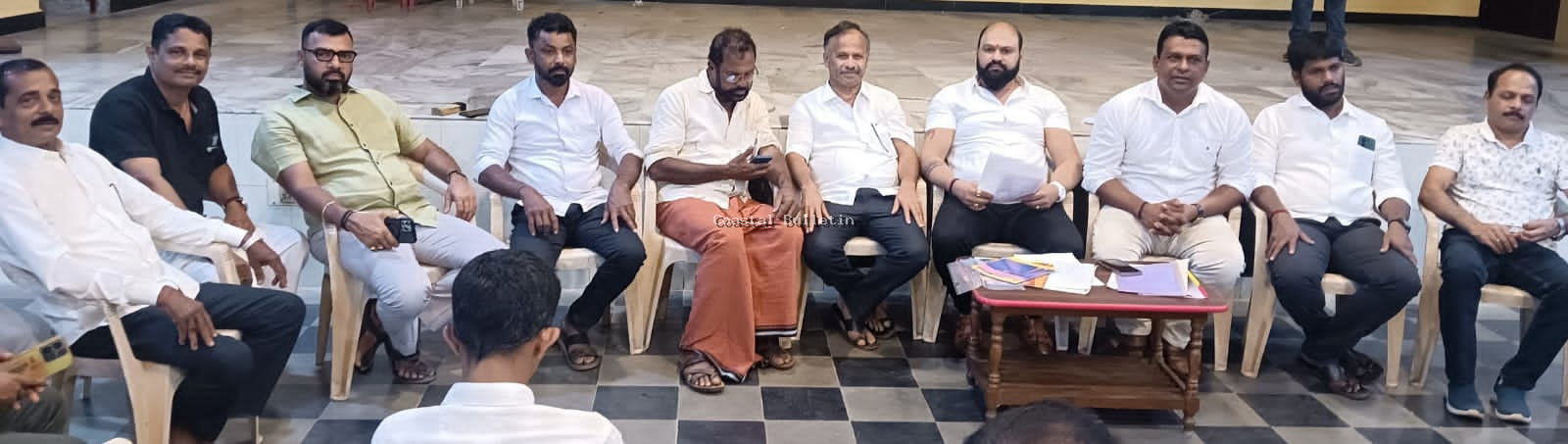 ಸಿದ್ಧಕಟ್ಟೆ: ಕೊಡಂಗೆ ವೀರ -ವಿಕ್ರಮ ಕಂಬಳ ಸಮಿತಿ ಲೆಕ್ಕಪತ್ರ ಮಂಡನೆ.  ಶೈಕ್ಷಣಿಕ, ಸಾಮಾಜಿಕ ಚಟುವಟಿಕೆಗೆ ರೂ 1ಲಕ್ಷ ಕೊಡುಗೆ: ಸಂದೀಪ್ ಶೆಟ್ಟಿ ಪೊಡುಂಬ