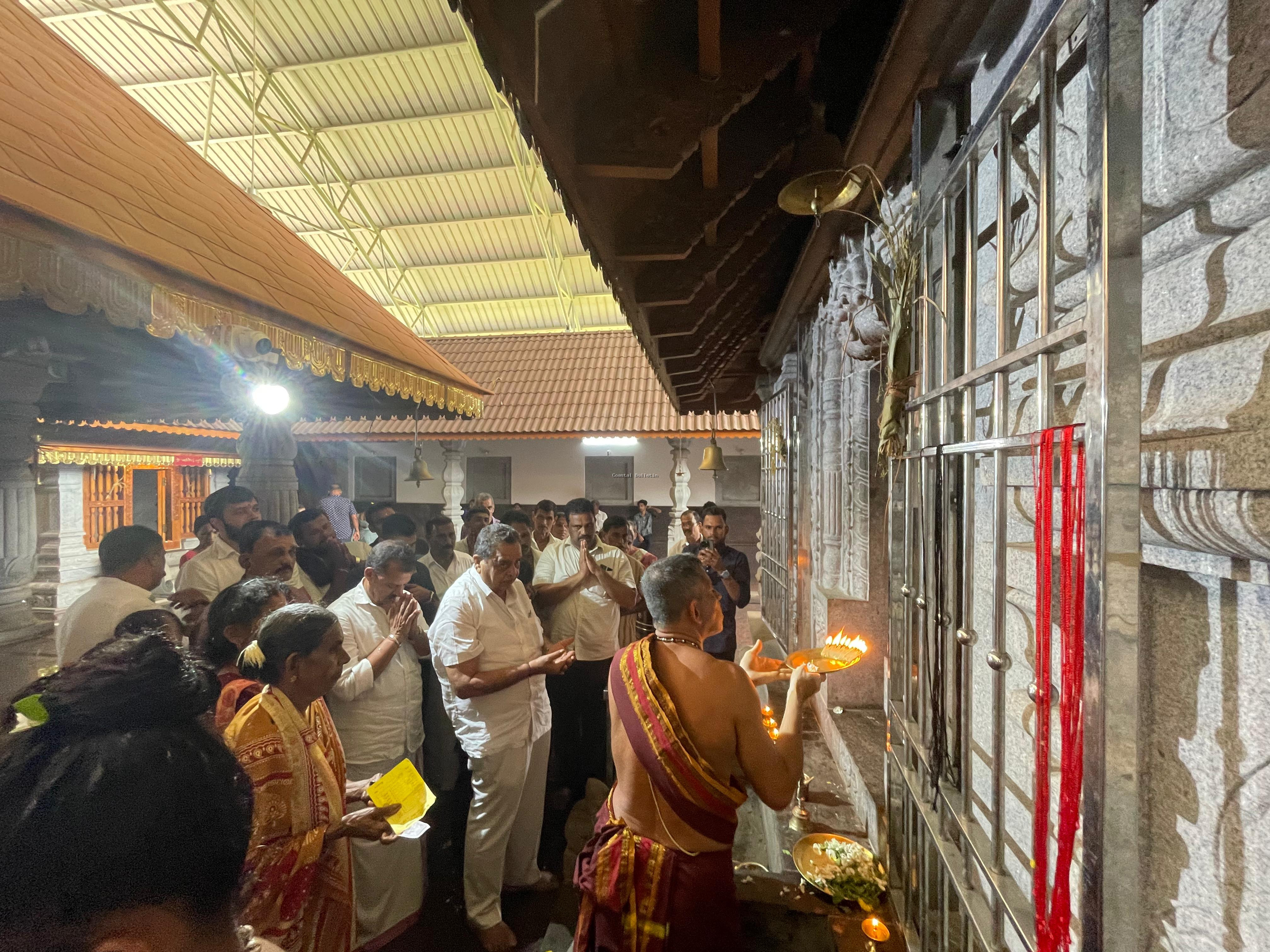 ಫರಂಗಿಪೇಟೆ :ಶ್ರೀ ಆಂಜನೇಯ ದೇವಸ್ಥಾನದಲ್ಲಿ ಬಿ ರಮಾನಾಥ ರೈಯವರಿಂದ ಹುಟ್ಟುಹಬ್ಬದ ಪ್ರಯುಕ್ತ ವಿಶೇಷ ಪೂಜೆ.