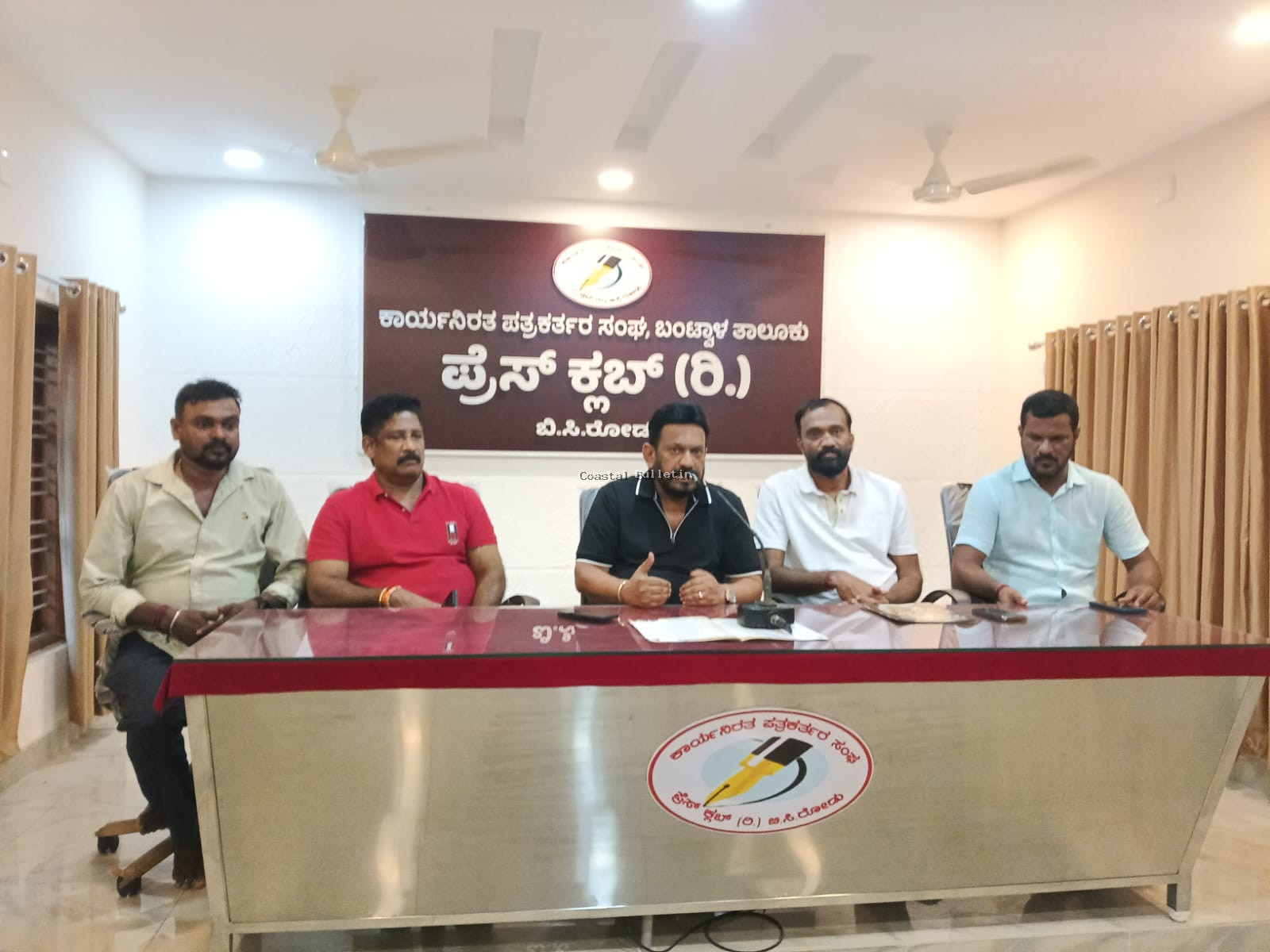ಸುಭಾಶ್ ನಗರ: ಅ.17ರಿಂದ 'ಸಜಿಪ ದಸರಾ' ಶತ ಸಂಭ್ರಮ. ಆರು ದಿನಗಳ ಕಾಲ ವಿವಿಧ ಧಾರ್ಮಿಕ, ಸಾಂಸ್ಕೃತಿಕ ಕಾರ್ಯಕ್ರಮ.  ರೂ 40 ಲಕ್ಷ ವೆಚ್ಚದ ಶಾಲಾ ಕಟ್ಟಡ ಹಸ್ತಾಂತರ.