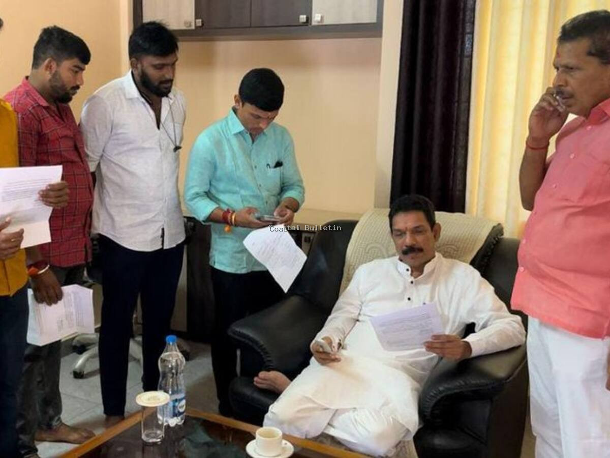ಬಜರಂಗದಳ ಕಾರ್ಯಕರ್ತರಿಗೆ ಗಡೀಪಾರು ನೋಟೀಸ್- ಸರಕಾರದ ವಿರುದ್ಧ ಬಿಜೆಪಿ ನಾಯಕರ ಆಕ್ರೋಶ.