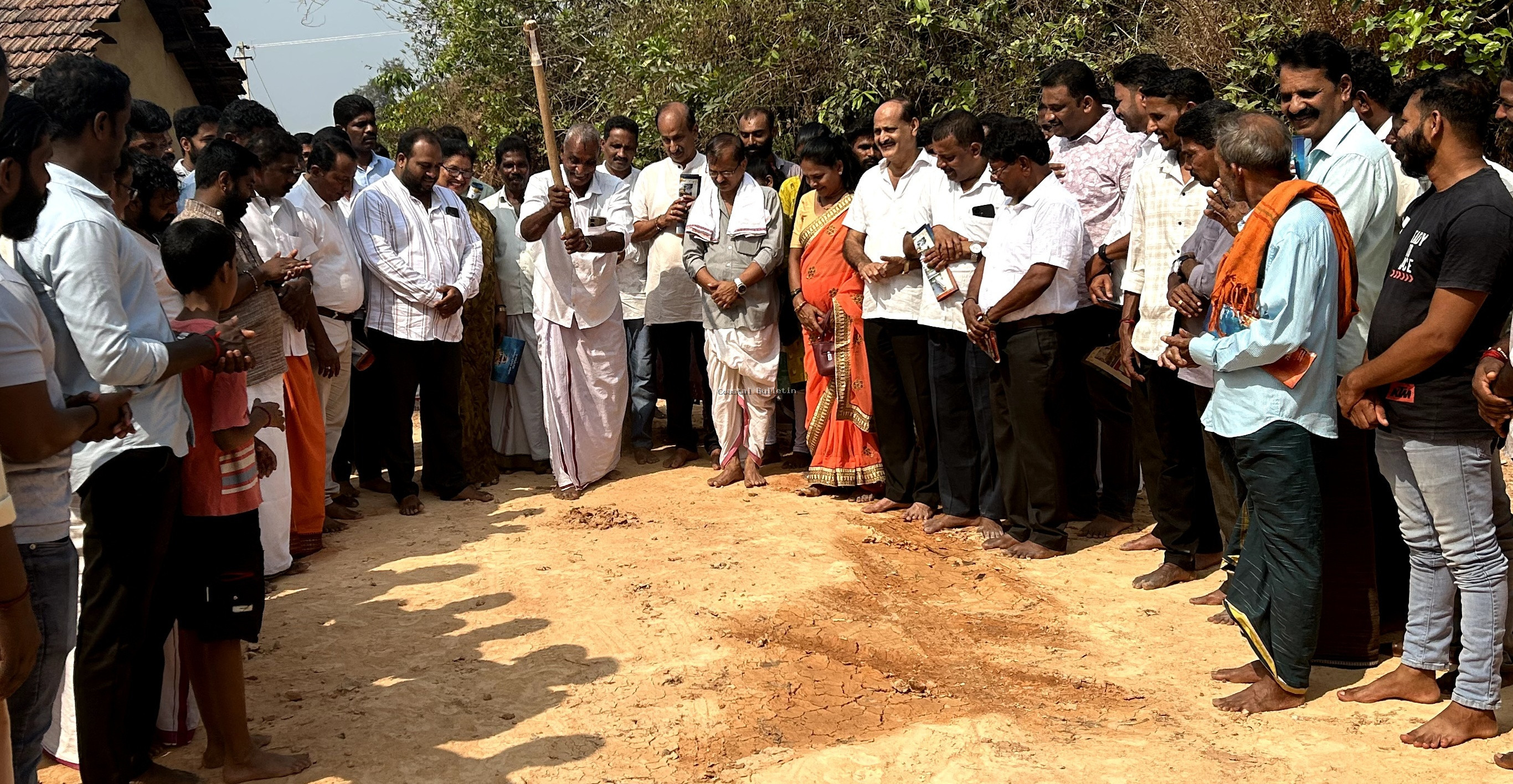 ಕುಮ್ಡೇಲ್ :ಶ್ರೀ ಕೊರ್ದಬ್ಬು ದೈವಸ್ಥಾನದ ಸಂಪರ್ಕ ರಸ್ತೆಯ ಕಾಂಕ್ರಿಟಿಕರಣಕ್ಕೆ ಶಿಲಾನ್ಯಾಸ.