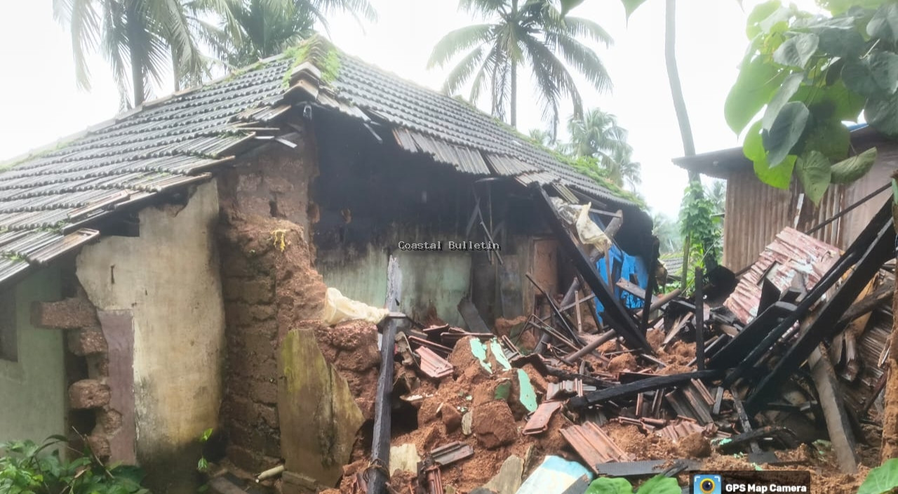 ಬಂಟ್ವಾಳ: ಮುಂದುವರಿದ ಮಳೆಹಾನಿ ಗುಡ್ಡ ಕುಸಿತ, ಹಲವೆಡೆ ರಸ್ತೆ ಸಂಚಾರಕ್ಕೆ ಅಡ್ಡಿ.