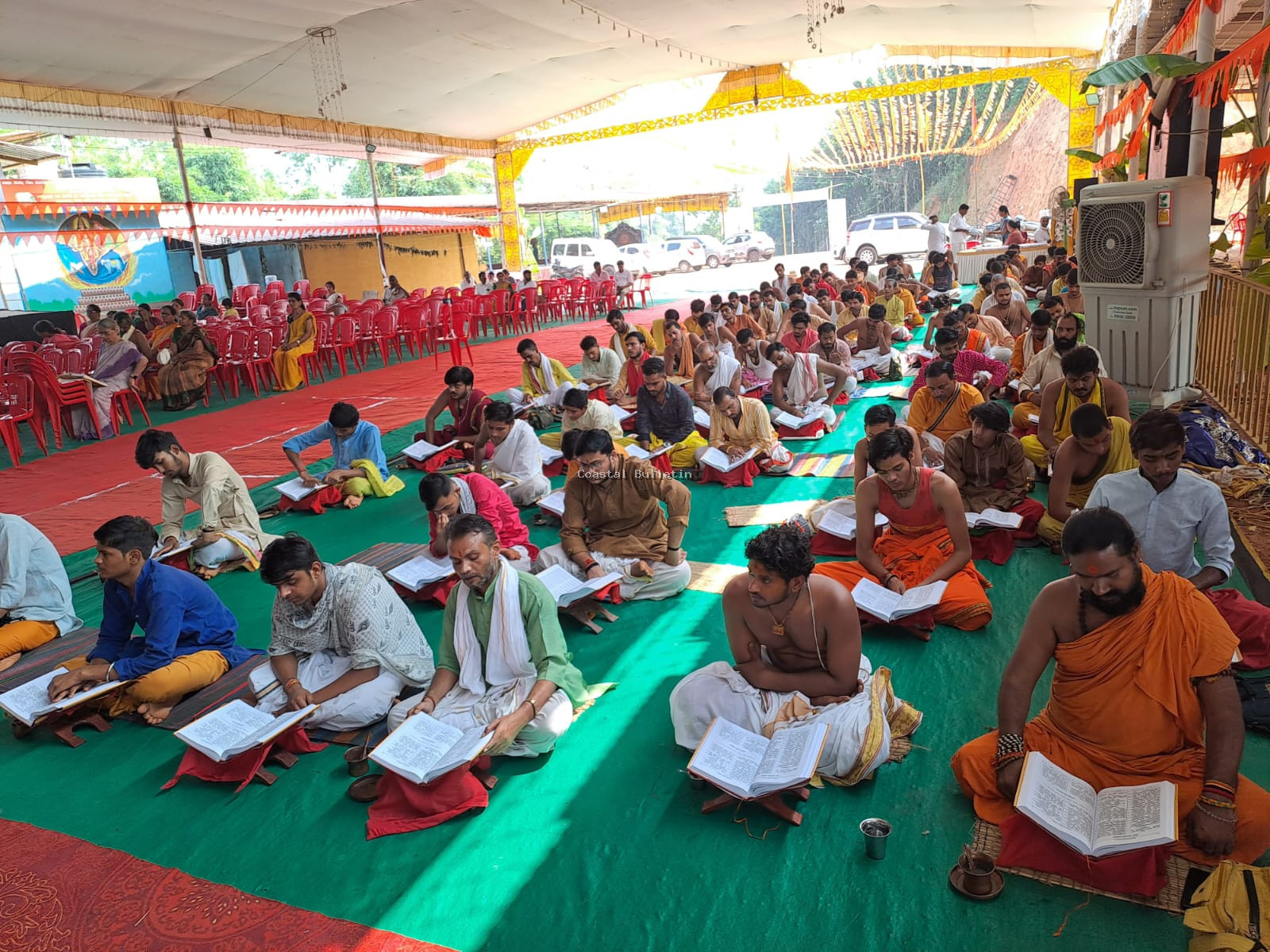 ಗೋವಿನತೋಟ :ರಾಧಾ ಸುರಭಿ ಗೋ ಮಂದಿರದಲ್ಲಿ ನಿರಂತರ ನಡೆಯುತ್ತಿದೆ ಶ್ರೀಮದ್ಭಾಗವತ ಕಥಾ ಪಾರಾಯಣ.  16 ಕುಂಡಗಳಲ್ಲಿ  1108 ನಾರಾಯಣ ಕವಚ ಮಹಾಯಾಗ.