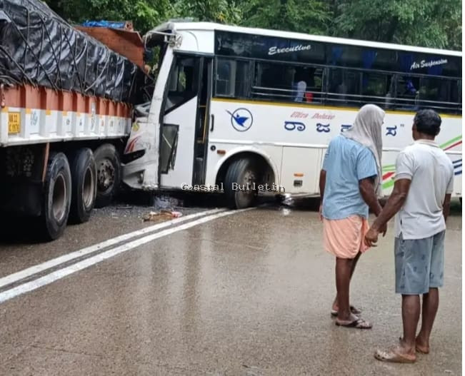 ಗುಂಡ್ಯದಲ್ಲಿ ಭೀಕರ ಅಪಘಾತ: ಕೆಎಸ್&zwnj;ಆರ್&zwnj;ಟಿಸಿ ಬಸ್&zwnj;-ಲಾರಿ ಮುಖಾಮುಖಿ ಡಿಕ್ಕಿ