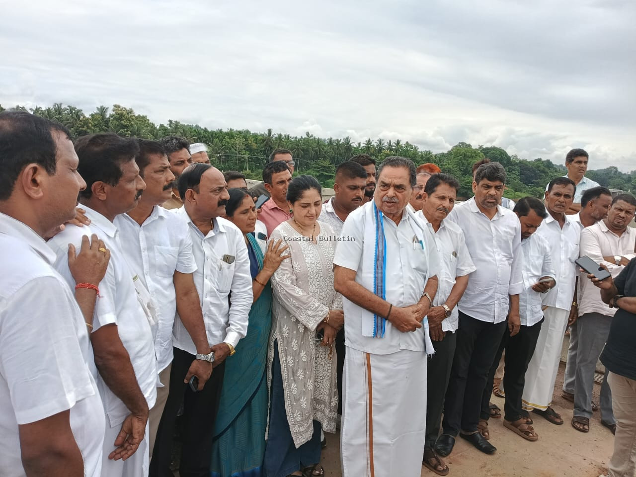ಕಡೇಶ್ವಾಲ್ಯ- ಅಜಿಲಮೊಗರು ಸೌಹಾರ್ದ ಸೇತುವೆ ಶೀಘ್ರ ಲೋಕಾರ್ಪಣೆ : ಮಾಜಿ ಸಚಿವ ರೈ.