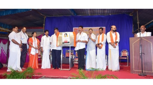 ಕೊಡ್ಮಾಣ್ :ಶ್ರೀ ಶಾರದಾ ಪೂಜಾ ಮಹೋತ್ಸವದಲ್ಲಿ ಕೊಡ್ಮಾಣ್ ಕಾಂತಪ್ಪ ಶೆಟ್ಟಿ ಸಂಸ್ಮರಣಾ ಕಾರ್ಯಕ್ರಮ.  "ಚೈತನ್ಯ" ಸ್ಮರಣ ಸಂಚಿಕೆಯ ಮುಖಪುಟ ಅನಾವರಣಗೊಳಿಸಿದ ಶಾಸಕ ರಾಜೇಶ್ ನಾಯ್ಕ್.  ಕೊಡ್ಮಾಣ್ ಕಾಂತಪ್ಪ ಶೆಟ್ಟಿ ವ್ಯಕ್ತಿಯಲ್ಲ, ನಮ್ಮೆಲ್ಲರಿಗೂ ಪ್ರೇರಕ ಶಕ್ತಿ: ಸುರೇಶ ಪರ್ಕಳ.