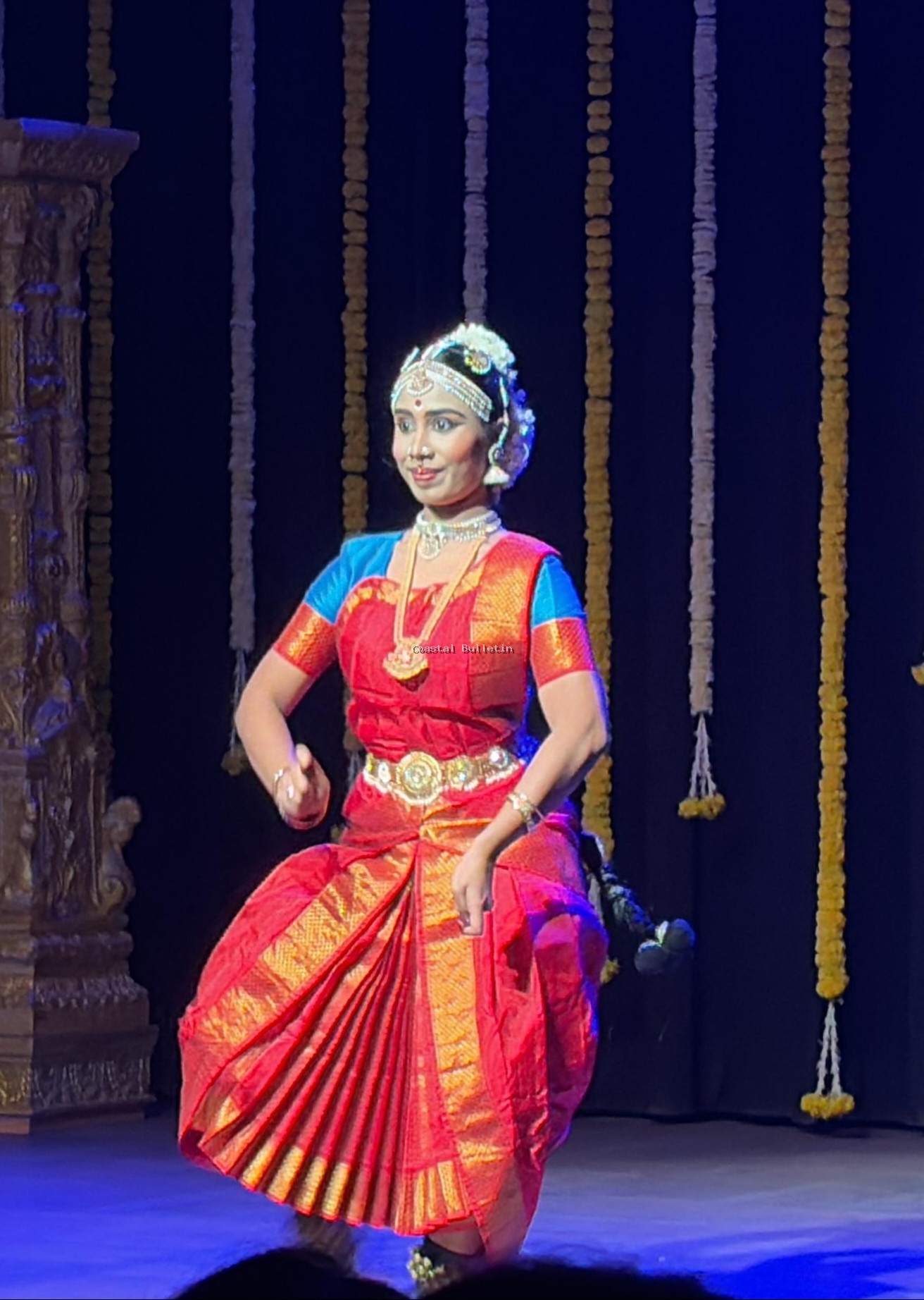ಪ್ರತಿಭಾವಂತ ಕಲಾವಿದೆ ಸುರವಿ ಹಂಡೇಲ್ ಇವರ ಭರತನಾಟ್ಯ ರಂಗ ಪ್ರವೇಶ ಸಮಾರಂಭ.