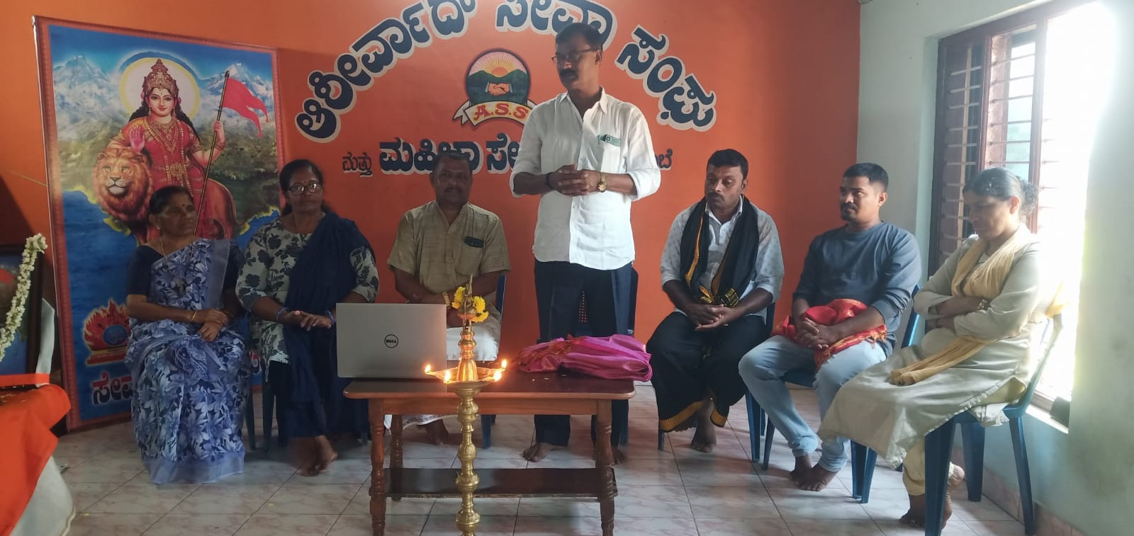 ತುಂಬೆ: ಆಶೀರ್ವಾದ್ ಸೇವಾ ಸಂಘದ ಅಶ್ರಯದಲ್ಲಿ ವಿಮೆ ಹಾಗೂ ಆರೋಗ್ಯ ಕಾರ್ಡ್ ನೋಂದಣಿ ಶಿಬಿರ.