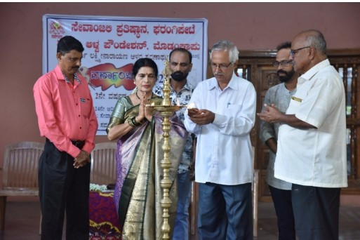 ಫರಂಗಿಪೇಟೆ :"ವರ್ಣಾoಜಲಿ" 2ನೇ ವರ್ಷದ ಜಿಲ್ಲಾ ಮಟ್ಟದ ಚಿತ್ರಕಲಾ ಸ್ಪರ್ಧೆಯ ಉದ್ಘಾಟನೆ.  ಸೇವಾಂಜಲಿಯ ಮೂಲಕ ಮಕ್ಕಳ ಪ್ರತಿಭೆಯನ್ನು ಹೊರ ತರುವ ಪ್ತಯತ್ನ ಶ್ಲಾಘನೀಯ :ಸರೋಜಿನಿ ಎಸ್ ಶೆಟ್ಟಿ.