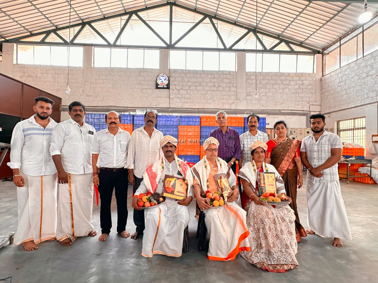 ಶೇರಾ: ಐಡಿಯಲ್ ಕಾಶ್ಯು ಇಂಡಸ್ಟ್ರೀಸ್ ನಲ್ಲಿ ದೀಪಾವಳಿ ಹಬ್ಬದ ಸಂಭ್ರಮ. ಸಾಧಕರಿಗೆ ಸನ್ಮಾನ.