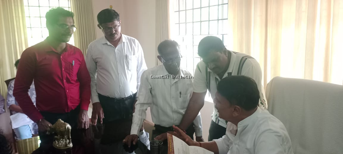 ಬಂಟ್ವಾಳ :"ಸ್ವಾತಂತ್ರ್ಯಯೋಧ ಡಾ. ಅಮ್ಮೆಂಬಳ ಬಾಳಪ್ಪ" ರಸ್ತೆ ಅಭಿವೃದ್ಧಿಗೆ ಶಾಸಕರಿಗೆ ಮನವಿ 