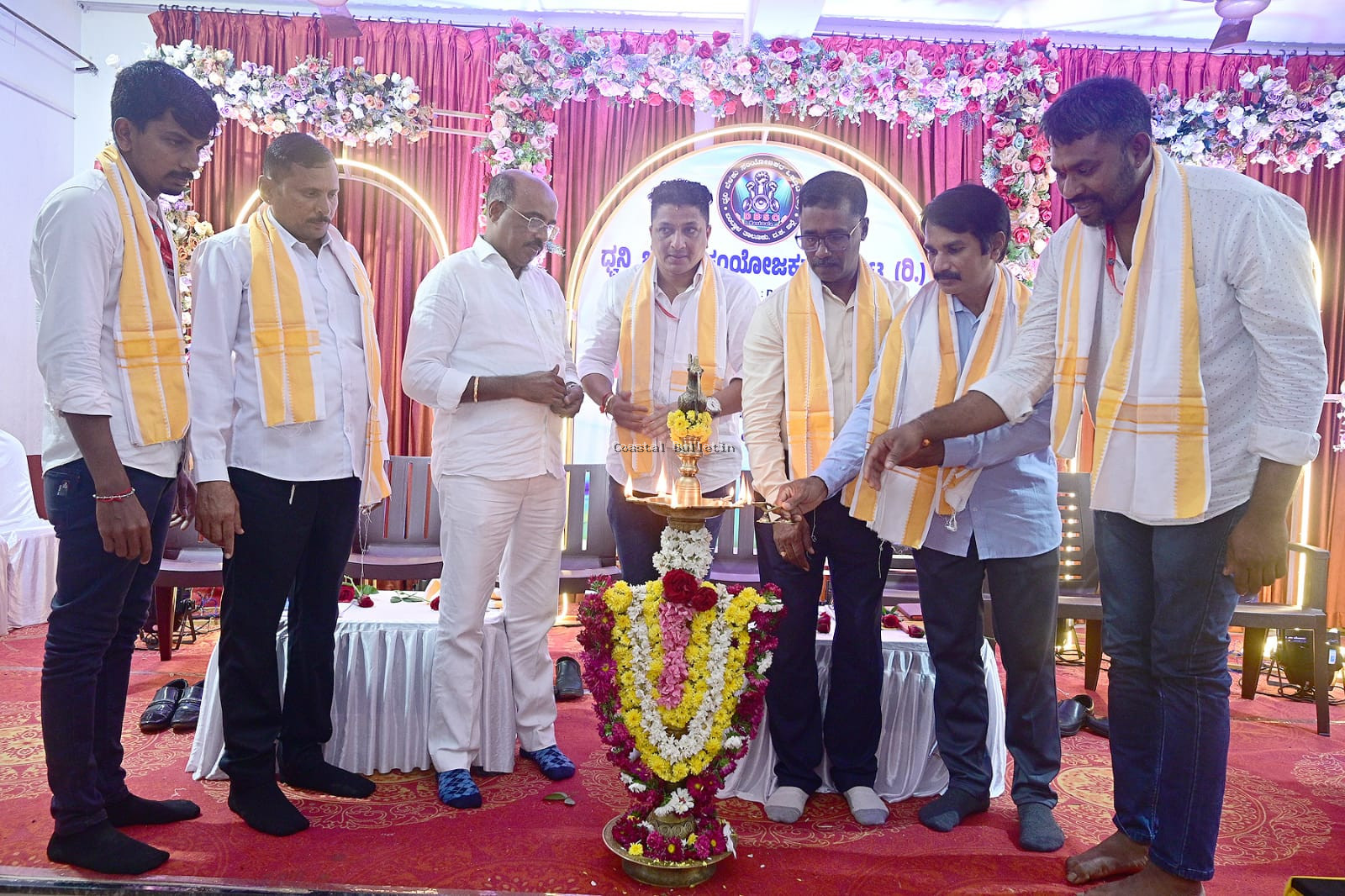 ಬಂಟ್ವಾಳ :ಧ್ವನಿ ಬೆಳಕು ಸಂಯೋಜಕ ಒಕ್ಕೂಟ ರಿ.  9ನೇ ವಾರ್ಷಿಕ ಮಹಾಸಭೆ.ವೀಕಲ ಚೇತನಾ ಮಕ್ಕಳಿಗೆ ಪುಸ್ತಕ ವಿತರಣೆ, ಕಾರ್ಮಿಕರಿಗೆ ವಿಮೆ, ಹಿರಿಯರಿಗೆ ಸನ್ಮಾನ.