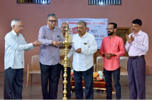 ಫರಂಗಿಪೇಟೆ: &ldquo; ವರ್ಣಾಂಜಲಿ" ಜಿಲ್ಲಾ ಮಟ್ಟದ ಚಿತ್ರಕಲಾ ಸ್ಪರ್ಧೆಯ ಉದ್ಘಾಟನಾ ಸಮಾರಂಭ.  ಕಲಾ ಸಾಹಿತ್ಯಗಳು ಮಕ್ಕಳಿಗೆ ಉತ್ತಮ ಸಂಸ್ಕಾರವನ್ನು ಕಲಿಸುತ್ತದೆ: ಏರ್ಯ ಬಾಲಕೃಷ್ಣ ಹೆಗ್ಡೆ.  400ಕ್ಕೂ ಅಧಿಕ ಮಕ್ಕಳು ಚಿತ್ರಕಲಾ ಸ್ಪರ್ಧೆಯಲ್ಲಿ ಸಂಭ್ರಮದಿಂದ ಭಾಗಿ.