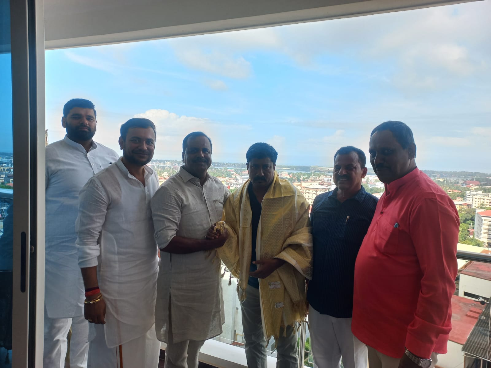 ತುಂಬೆ ಗ್ರಾಮ ಪಂಚಾಯತ್ ಉಪಾಧ್ಯಕ್ಷರಿಂದ ವಿಧಾನ ಸಭಾ ಸ್ಪೀಕರ್ ಬೇಟಿ.