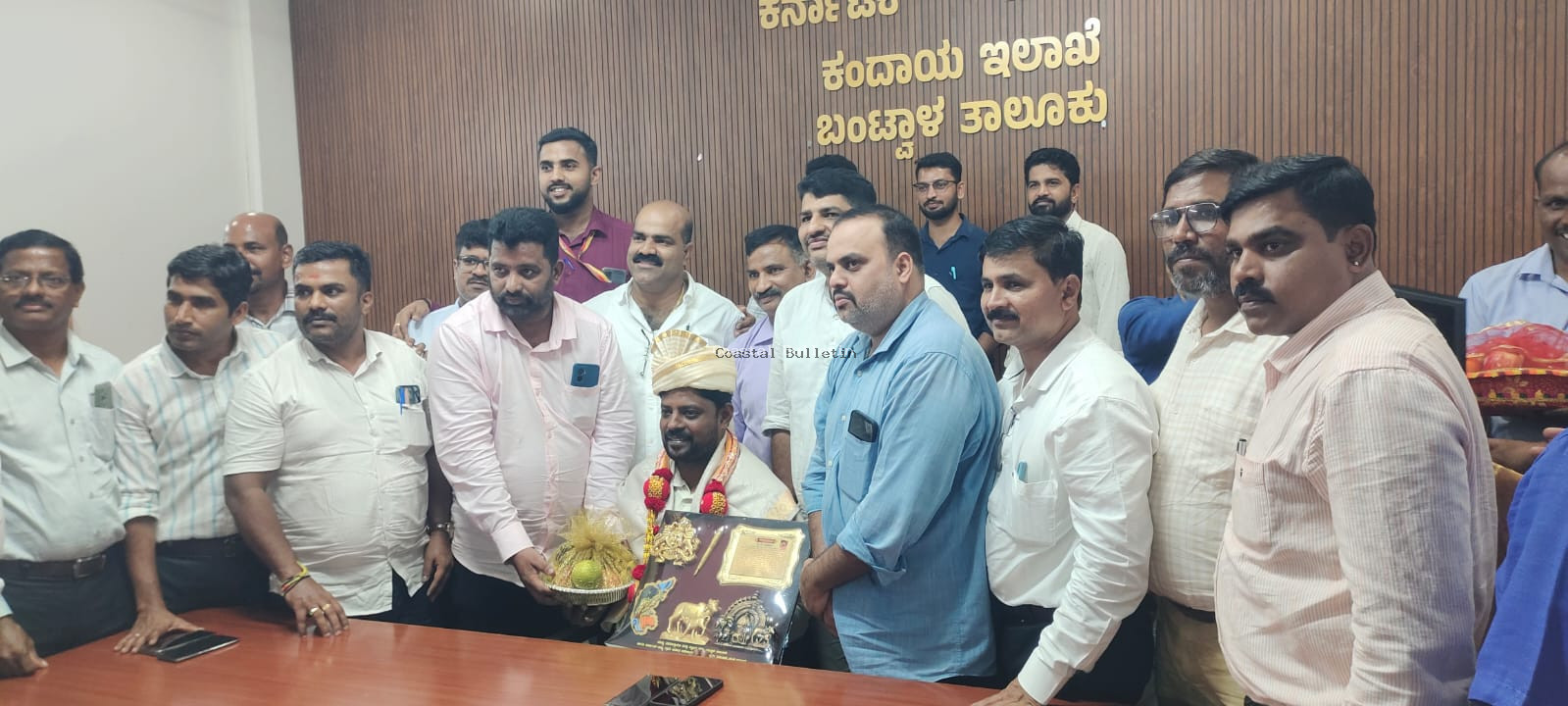 ಬಂಟ್ವಾಳ :ಕಂದಾಯ ನಿರೀಕ್ಷಕ ಜೆ.ಜನಾರ್ದನ್ ಅವರಿಗೆ ಬೀಳ್ಕೊಡುಗೆ ಸಮಾರಂಭ.