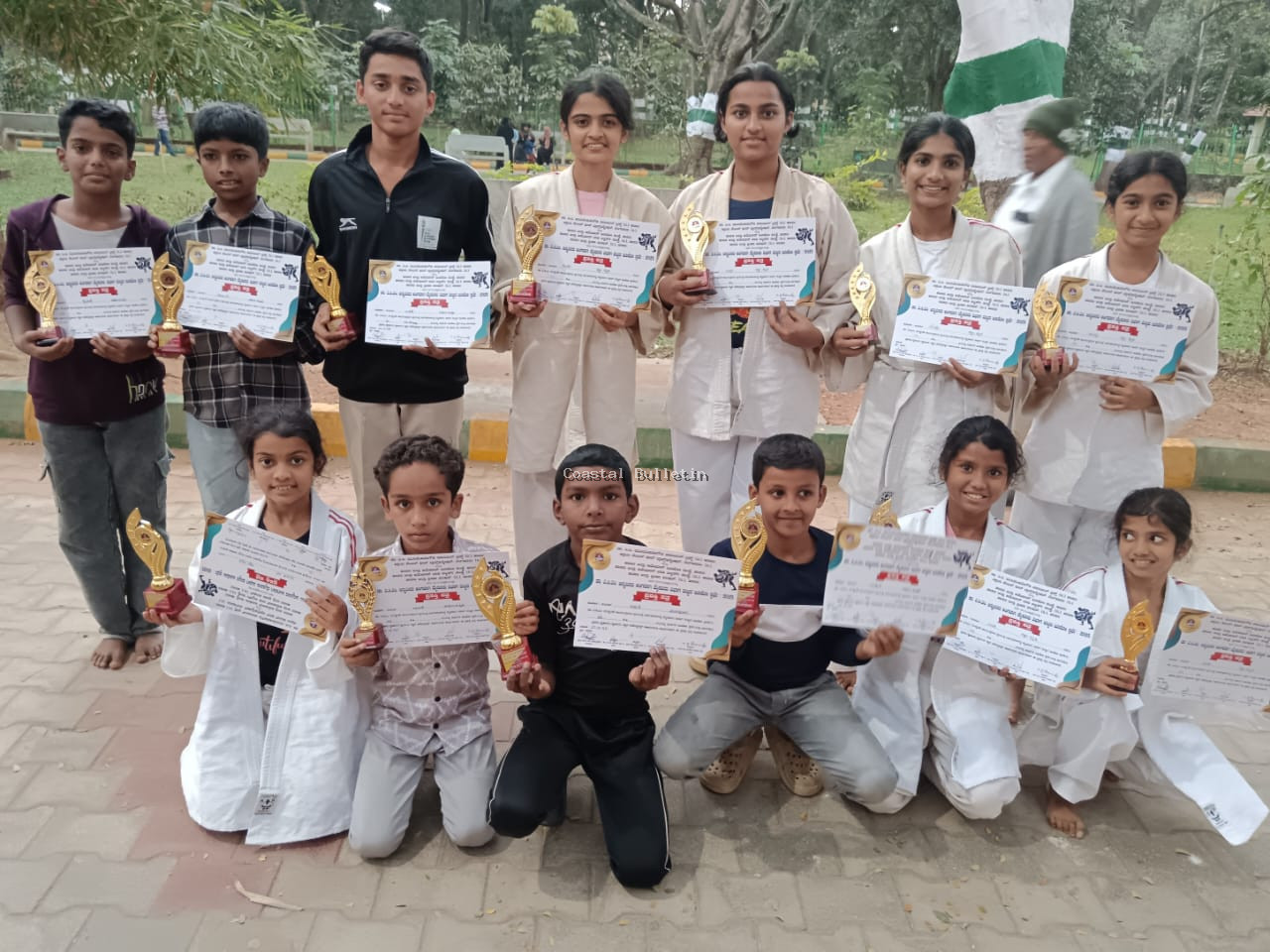 ಮೈಸೂರು ವಿಭಾಗ ಮಟ್ಟದ ಜೂಡೋ ಸ್ಪರ್ದೆ: ಯೋಧ ಮಿಕ್ಸೆಡ್ ಮಾರ್ಟಿಯಲ್ ಆರ್ಟ್ಸ್ ನ ವಿದ್ಯಾರ್ಥಿಗಳಿಗೆ ಹಲವು ಪ್ರಶಸ್ತಿ.