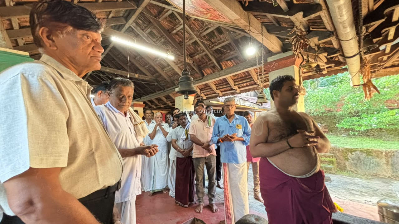 ಪಾವೂರು: ಶ್ರೀ ದುರ್ಗಾಪರಮೇಶ್ವರಿ ದೇವಸ್ಥಾನ. ಜೀರ್ಣೋದ್ಧಾರ ಕಾರ್ಯದ ಯಶಸ್ಸಿಗಾಗಿ ವಿಶೇಷ ಪ್ರಾರ್ಥನೆ.