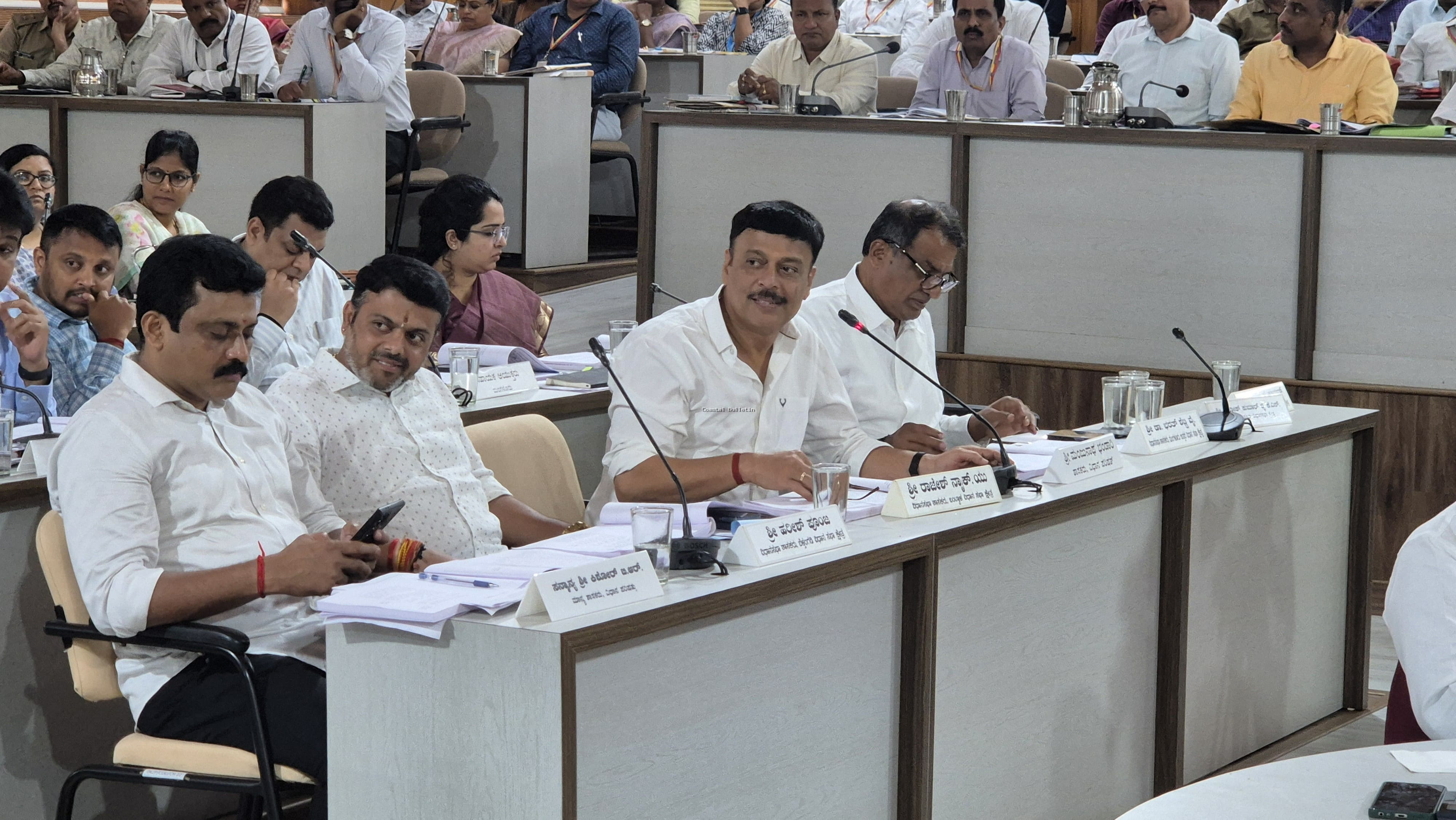 ಬಂಟ್ವಾಳ:ಸರಕಾರಿ ಆಸ್ಪತ್ರೆಯಲ್ಲಿ ತಕ್ಷಣ ತಜ್ಞರ ನೇಮಕ: ಕೆ.ಡಿ.ಪಿ.ಸಭೆಯಲ್ಲಿ ಶಾಸಕ ರಾಜೇಶ್ ನಾಯ್ಕ್ ಪ್ರಸ್ತಾಪ.