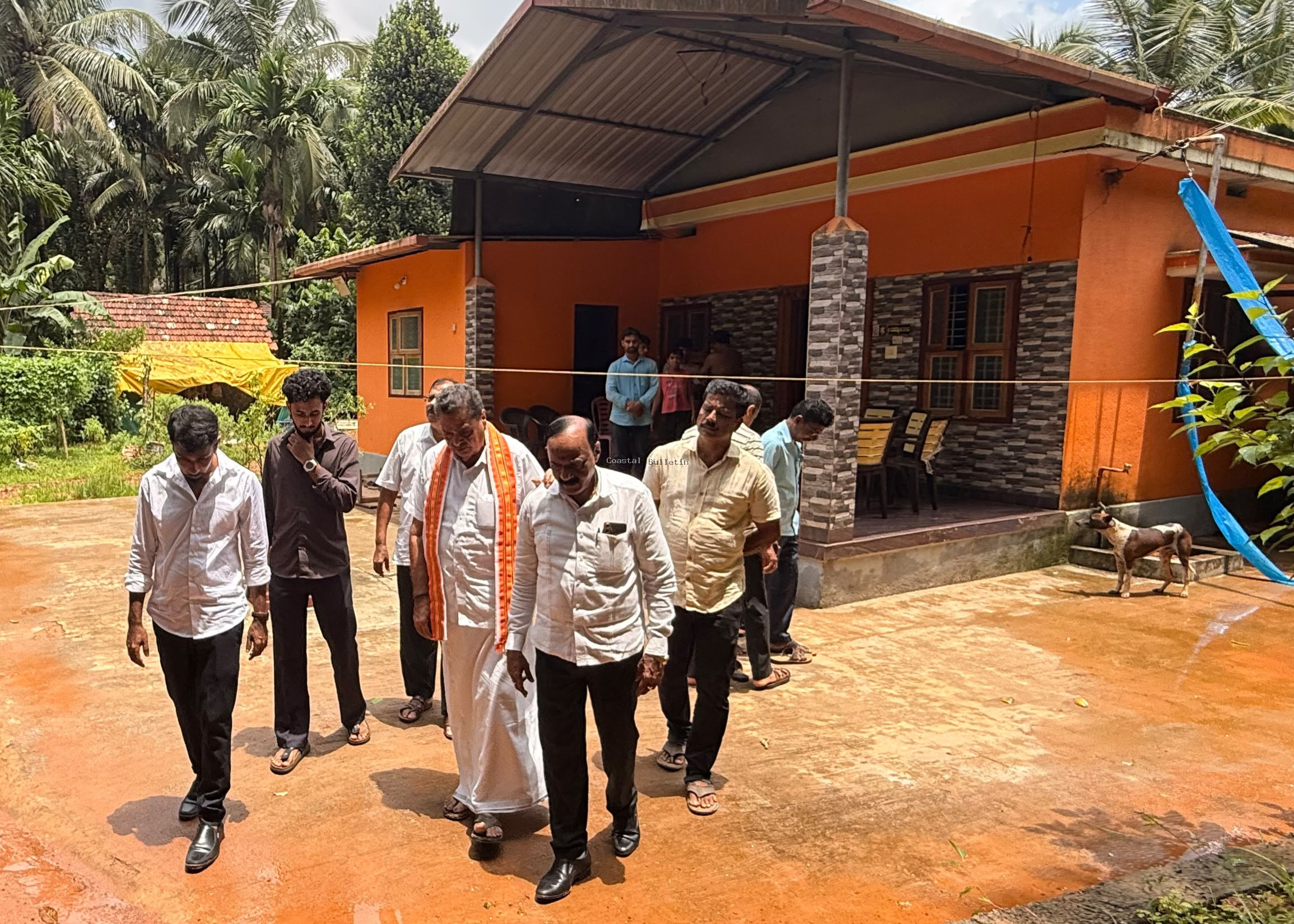 ಶಾಲಾ ಬಸ್ ದುರಂತದಲ್ಲಿ ಮೃತಪಟ್ಟ ಬಾಲಕಿ ಮನೆಗೆ ಮಾಜಿ ಸಚಿವ ಬಿ. ರಮಾನಾಥ ರೈ ಭೇಟಿ.