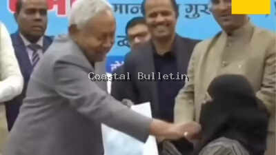 ಸಾರ್ವಜನಿಕ ಸಮಾರಂಭದಲ್ಲೇ ಮಹಿಳಾ ವೈದ್ಯೆಯ ಹಿಜಾಬ್ ಎಳೆದ ನಿತೀಶ್ ಕುಮಾರ್; ಬಿಹಾರ ಸಿಎಂ ನಡೆಗೆ ವಿಪಕ್ಷಗಳು ಕಿಡಿ