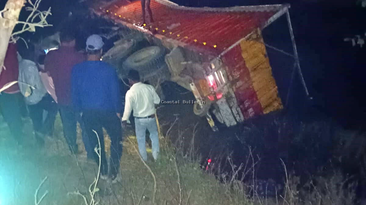 ಭೀಕರ ರಸ್ತೆ ಅಪಘಾತ: ಆಟೋದಲ್ಲಿದ್ದ ಏಳು ಕೂಲಿ ಕಾರ್ಮಿಕರ ದುರ್ಮರಣ