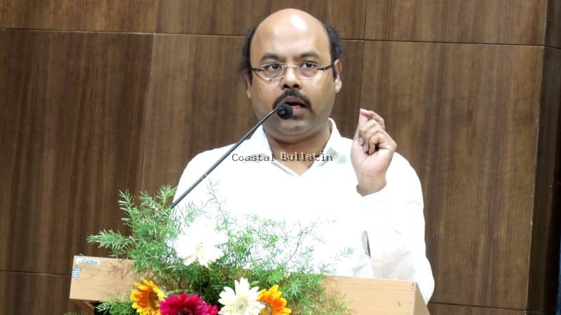 ʻಐ ಲವ್ ಮಹಮ್ಮದ್ʼ ಮೊದಲು ಉರ್ದುನಲ್ಲಿ ಹಾಕ್ತಿದ್ರು, ಓದೋಕೆ ಬರದೇ ಗಲಾಟೆ ಆಗ್ತಿರಲಿಲ್ಲ: ಯತೀಂದ್ರ ಸಿದ್ದರಾಮಯ್ಯ