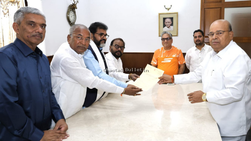 ಸಿಎಂ ಒತ್ತಡಕ್ಕೆ ಸಭಾಪತಿ ಹೊರಟ್ಟಿ ರಾಜೀನಾಮೆ &ndash; ಅಂಗೀಕರಿಸದಂತೆ ರಾಜ್ಯಪಾಲರಿಗೆ ಬಿಜೆಪಿ ನಿಯೋಗ ಮನವಿ