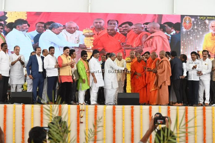 ಇಂದು ಆರ್ಯ ಈಡಿಗ ಸಮಾವೇಶದಿಂದ ಬೃಹತ್ ಸಮಾವೇಶ - ಮುಖ್ಯಮಂತ್ರಿ,ಉಪ ಮುಖ್ಯಮಂತ್ರಿ,ಶಿವರಾಜ್&zwnj;ಕುಮಾರ್ ಸೇರಿದಂತೆ ಹಲವು ನಾಯಕರು ಭಾಗಿ.