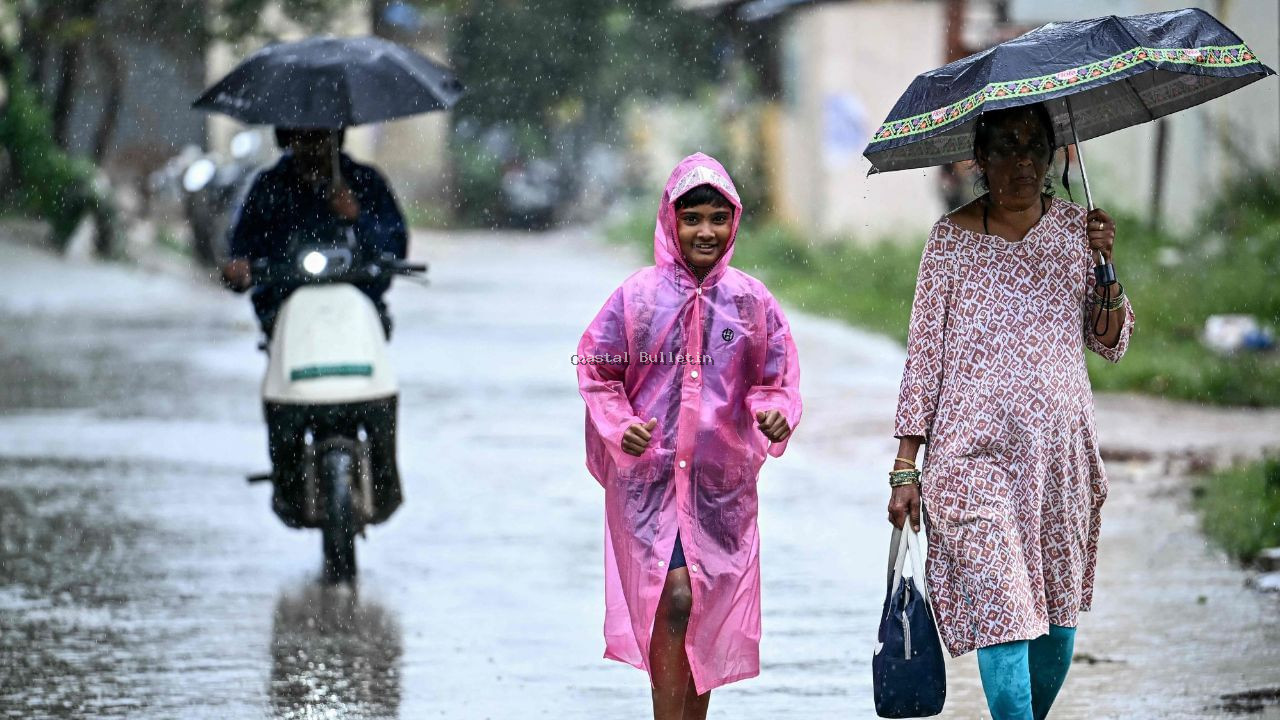 ನಾಳೆಯ ಹವಾಮಾನ: 7 ಜಿಲ್ಲೆಗಳಲ್ಲಿ ಆರೆಂಜ್​ ಅಲರ್ಟ್​; ಕರವಾಳಿ, ಮಲೆನಾಡಲ್ಲಿ ಧಾರಾಕಾರ ಮಳೆ ನಿರೀಕ್ಷೆ