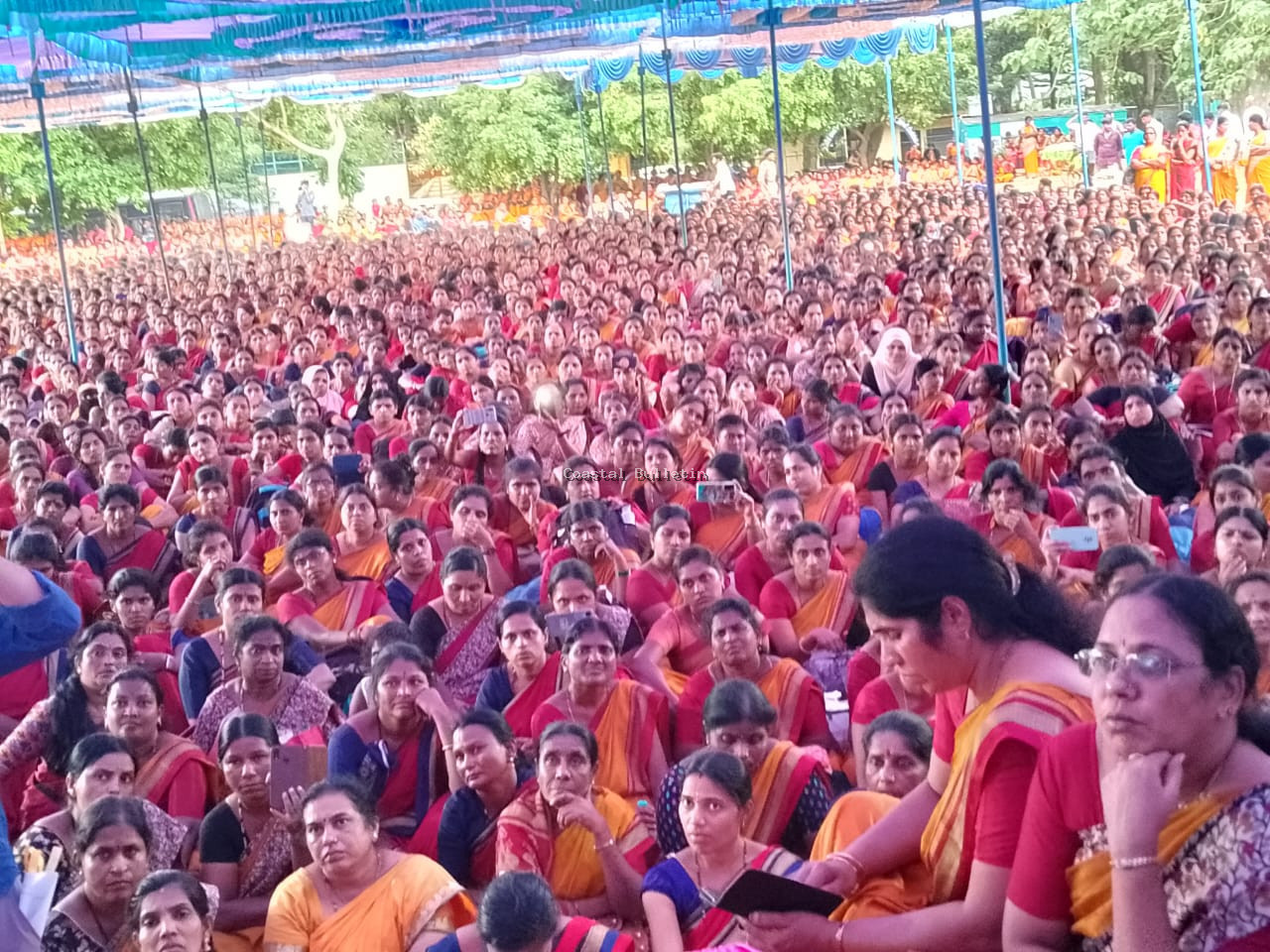 ವಿವಿಧ ಬೇಡಿಕೆಗಳನ್ನು ಮುಂದಿಟ್ಟು ಅಂಗನವಾಡಿ ಕಾರ್ಯಕರ್ತೆಯರ ಬೃಹತ್ ಪ್ರತಿಭಟನೆ.