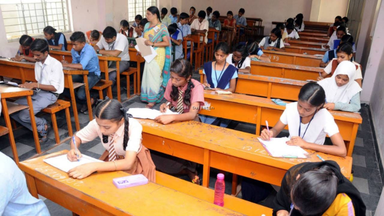 SSLC ಒಟ್ಟು ಮಾರ್ಕ್ಸ್​​ 625ದಿಂದ 525ಕ್ಕೆ ಇಳಿಕೆ: ಹಿಂದಿ ಅಂಕಕ್ಕೆ ಕೋಕ್