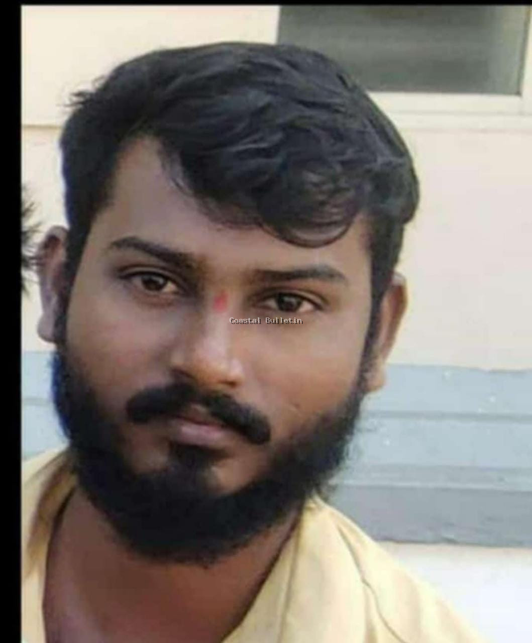 ಚಲಿಸುತ್ತಿದ್ದ ಬಸ್ ನಿಂದ ರಸ್ತೆಗೆಸೆಯಲ್ಪಟ್ಟು ಅದೇ ಬಸ್ಸಿನ ಕಂಡಕ್ಟರ್ ದುರ್ಮರಣ.