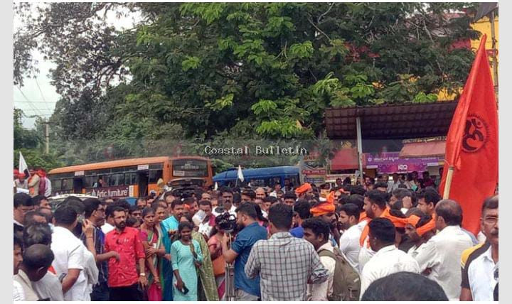 ನಿಂತಿಕಲ್ಲಿನಲ್ಲಿ ಸೌಜನ್ಯ ಪರ ಬೃಹತ್ ಕಾಲ್ನಡಿಗೆ ಜಾಥಾ