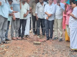 ಕುಮ್ಡೇಲು ಕೊರಗಜ್ಜ ಕಟ್ಟೆ- ಹಳೇ ನೀರು ರಸ್ತೆ ಕಾಂಕ್ರೀಟಿಕರಣಕ್ಕೆ ಗುದ್ದಲಿ ಪೂಜೆ
